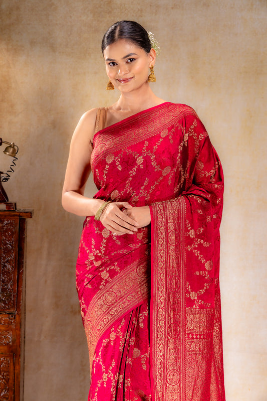 Deep Red Vat-Dyed Silk Saree with Antique Zari Border – Festive Banarasi Drape