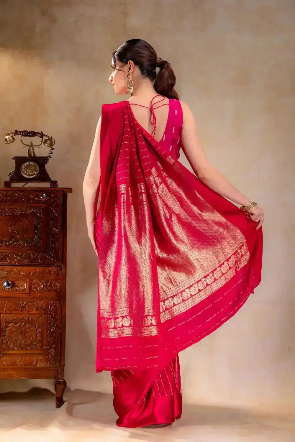 Berry Pink Crepe Saree with Gold and Silver Zari Stripe Detailing that-saree-shop.myshopify.com