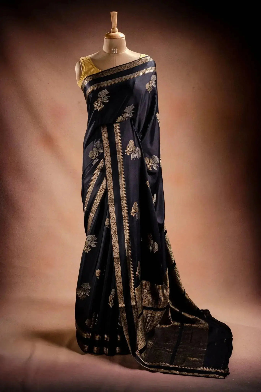 Black Crepe Silk Saree with Double Mispick Zari Roses that-saree-shop.myshopify.com