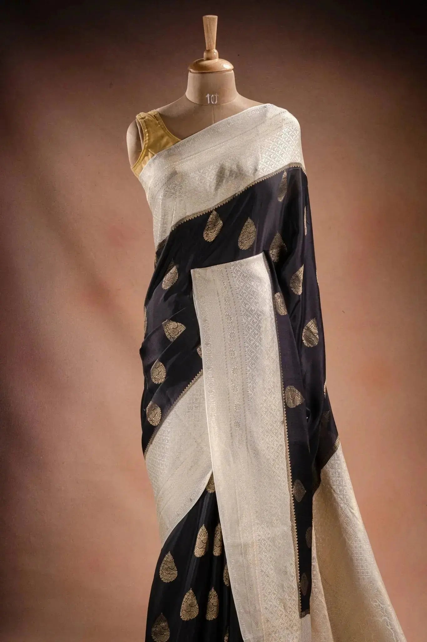 Black and White Crepe Silk Saree with Gold Motifs and Contrast Pallu that-saree-shop.myshopify.com