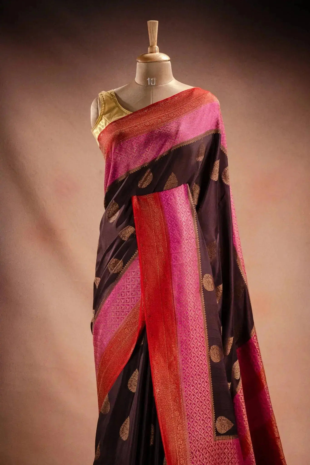 Chocolate Brown Crepe Silk Saree with Pink-Red Contrast Border and Zari Buttas that-saree-shop.myshopify.com