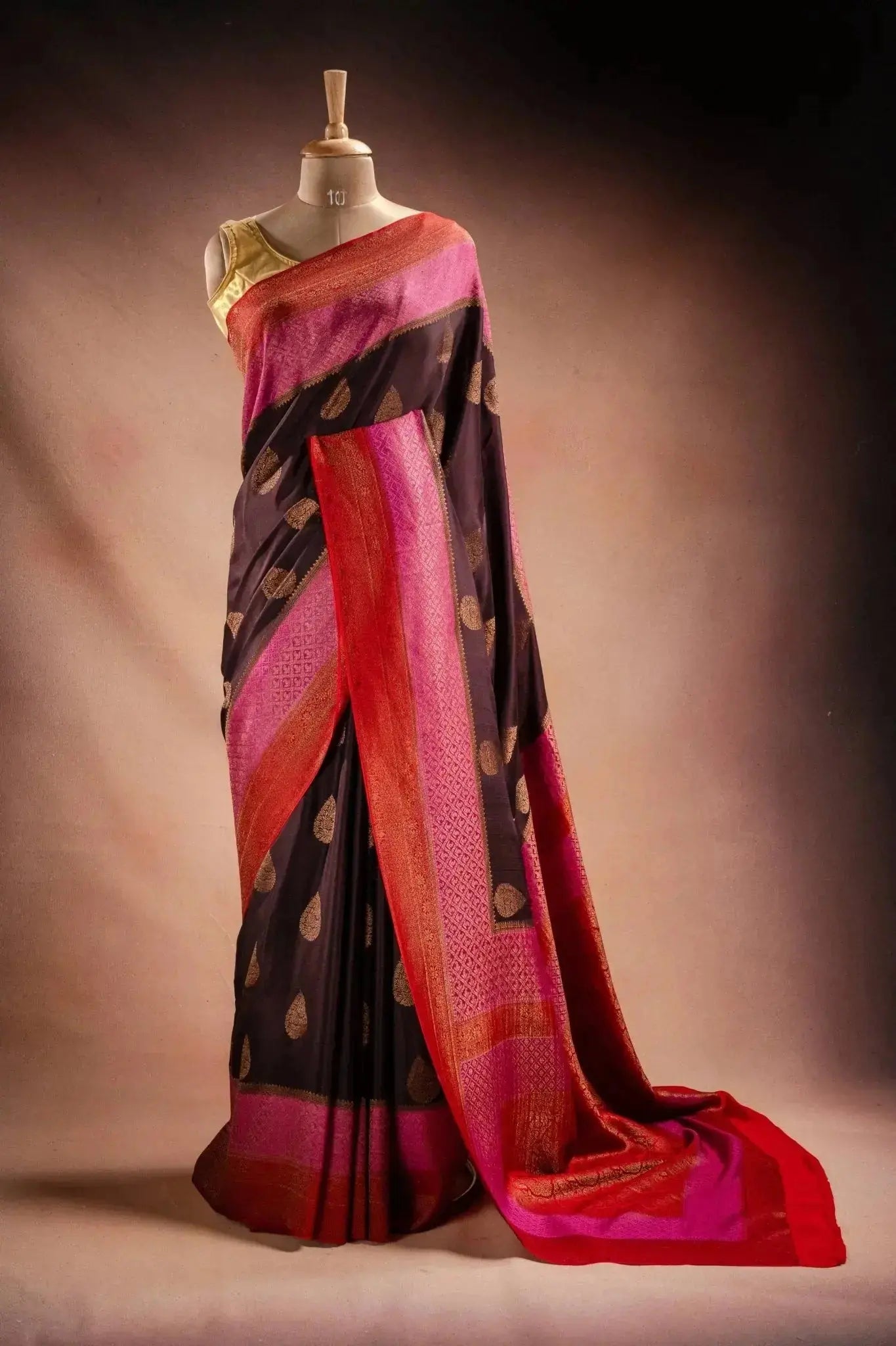 Chocolate Brown Crepe Silk Saree with Pink-Red Contrast Border and Zari Buttas that-saree-shop.myshopify.com