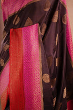 Chocolate Brown Crepe Silk Saree with Pink-Red Contrast Border and Zari Buttas that-saree-shop.myshopify.com