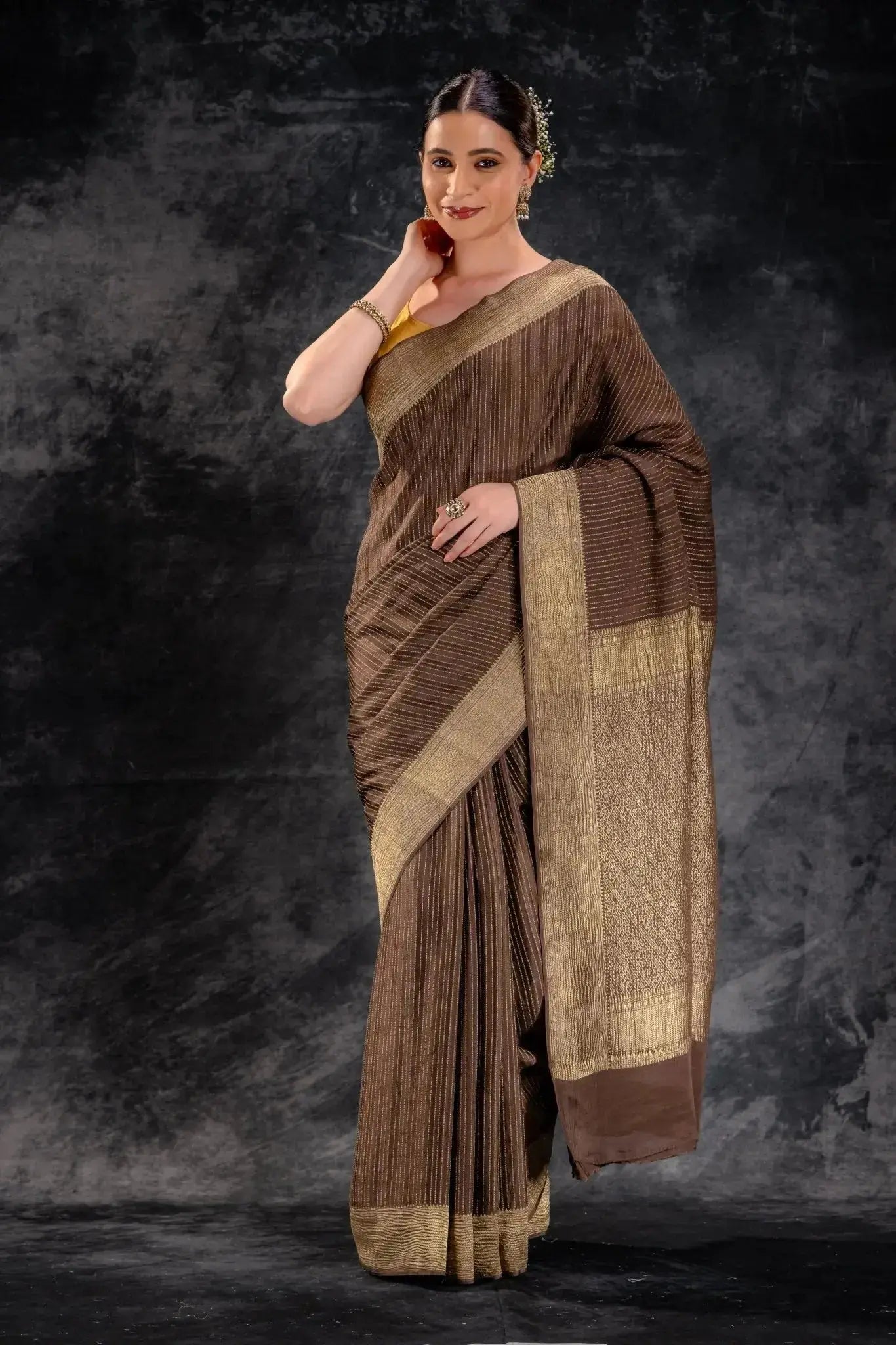 Cocoa Brown Crepe Silk Saree with Zari Stripes and Crushed Border that-saree-shop.myshopify.com