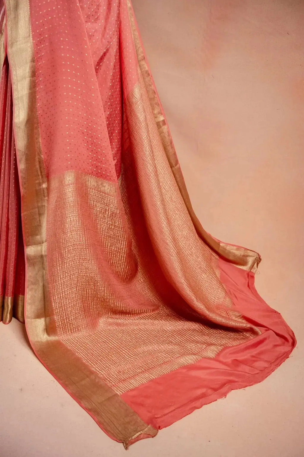 Coral Pink Crepe Silk Saree that-saree-shop.myshopify.com