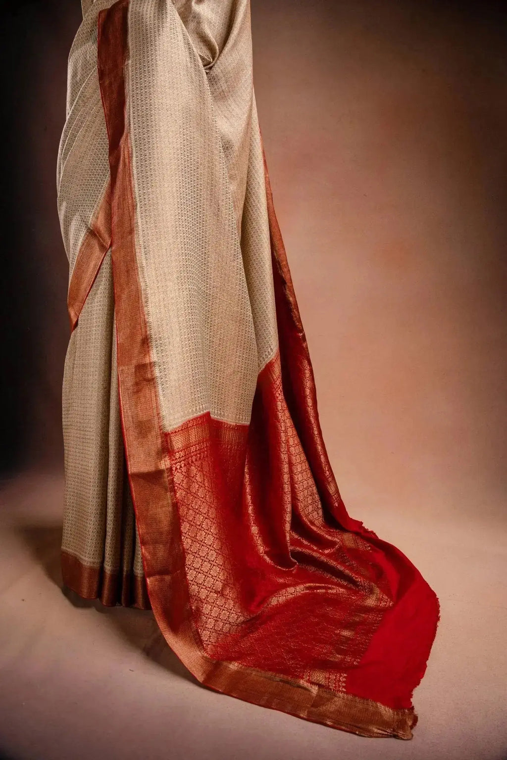 Cream Dual Tone Crepe Silk Saree that-saree-shop.myshopify.com