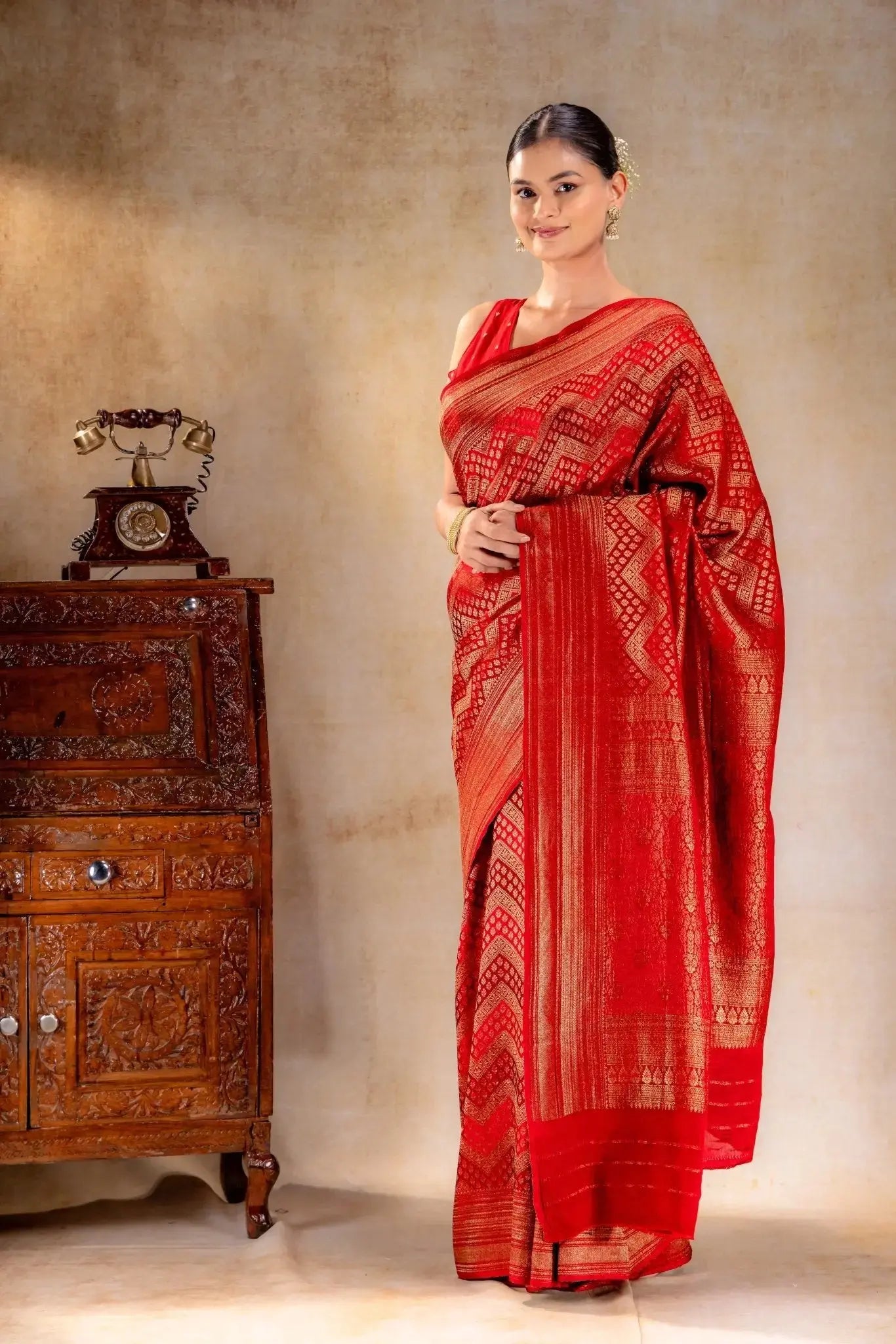 Deep Red Crepe Silk Saree Vat Dyed with Antique Zari Border that-saree-shop.myshopify.com