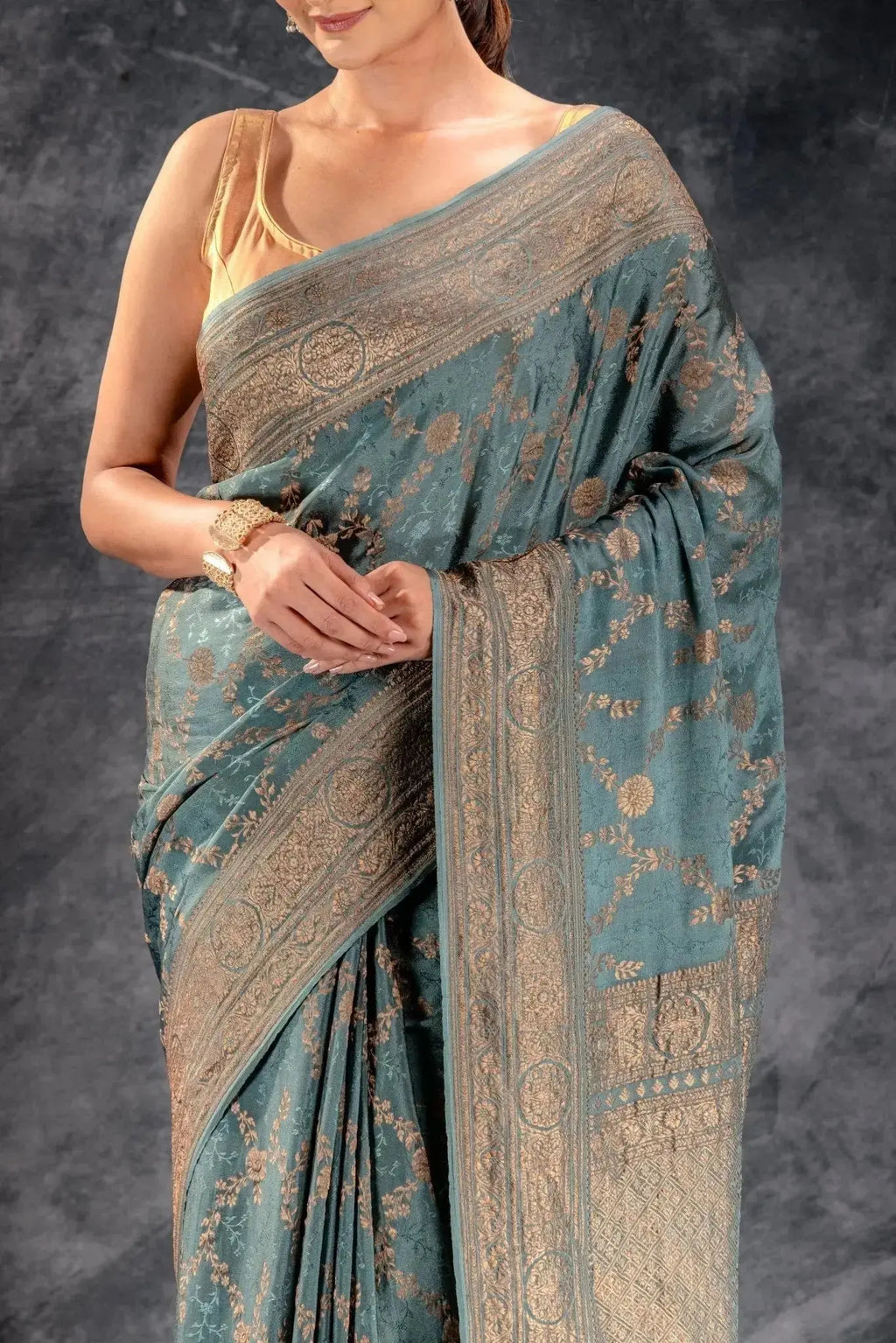 Dusty Sage Green Crepe Silk Saree Vat Dyed with Antique Zari that-saree-shop.myshopify.com