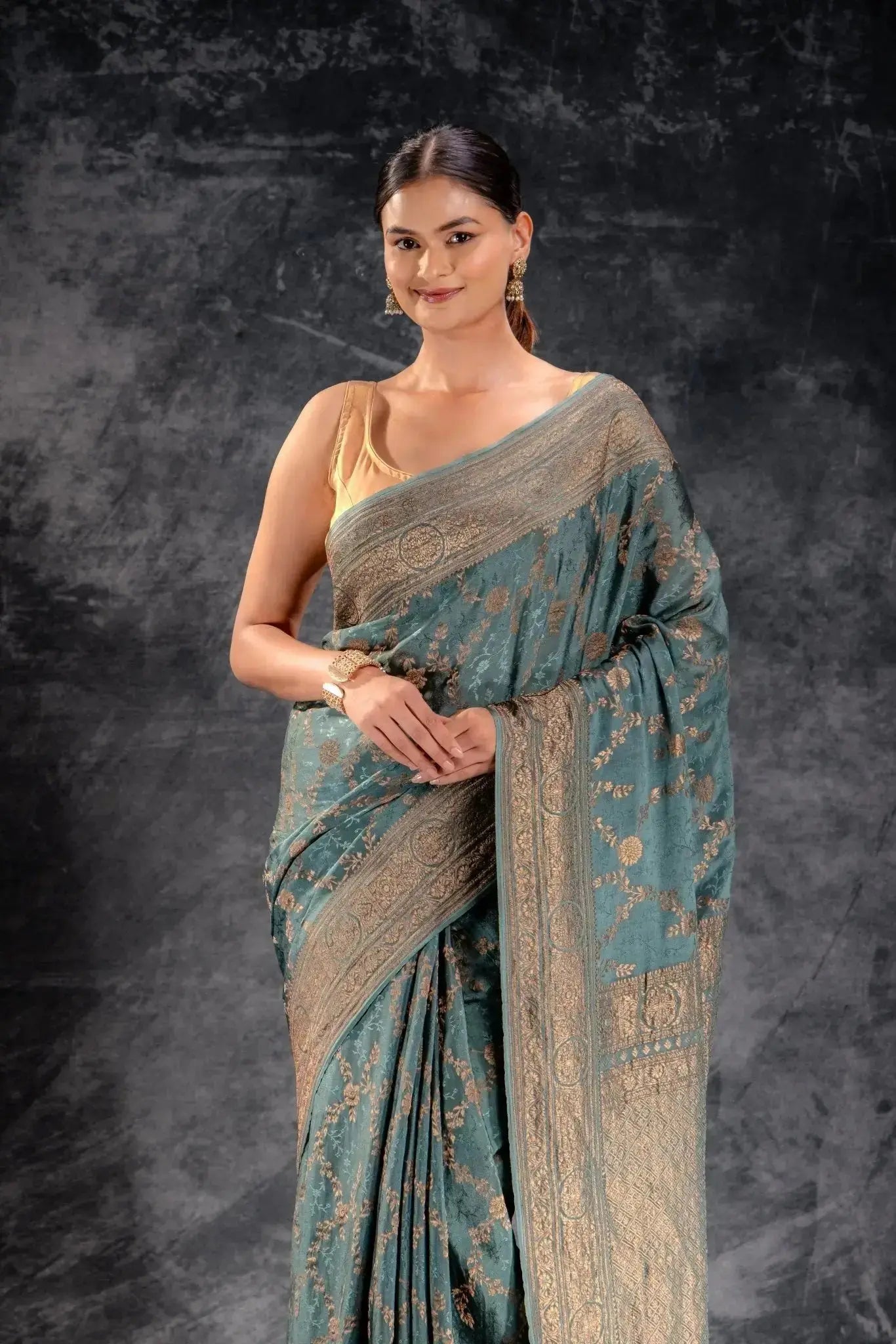 Dusty Sage Green Crepe Silk Saree Vat Dyed with Antique Zari that-saree-shop.myshopify.com