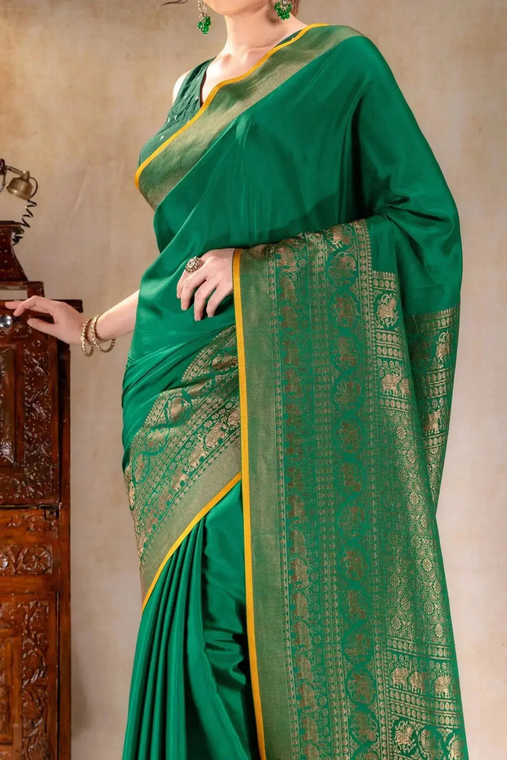 Emerald Green Crepe Silk Saree with Antique Elephant Zari Border that-saree-shop.myshopify.com