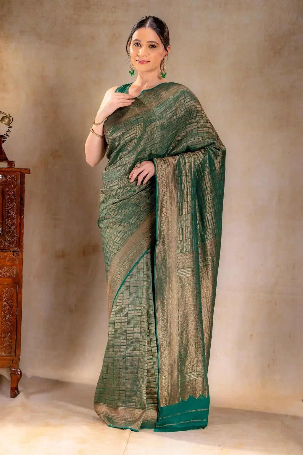 Forest Green Crepe Silk Saree Vat Dyed with Zari Checkered Weave that-saree-shop.myshopify.com