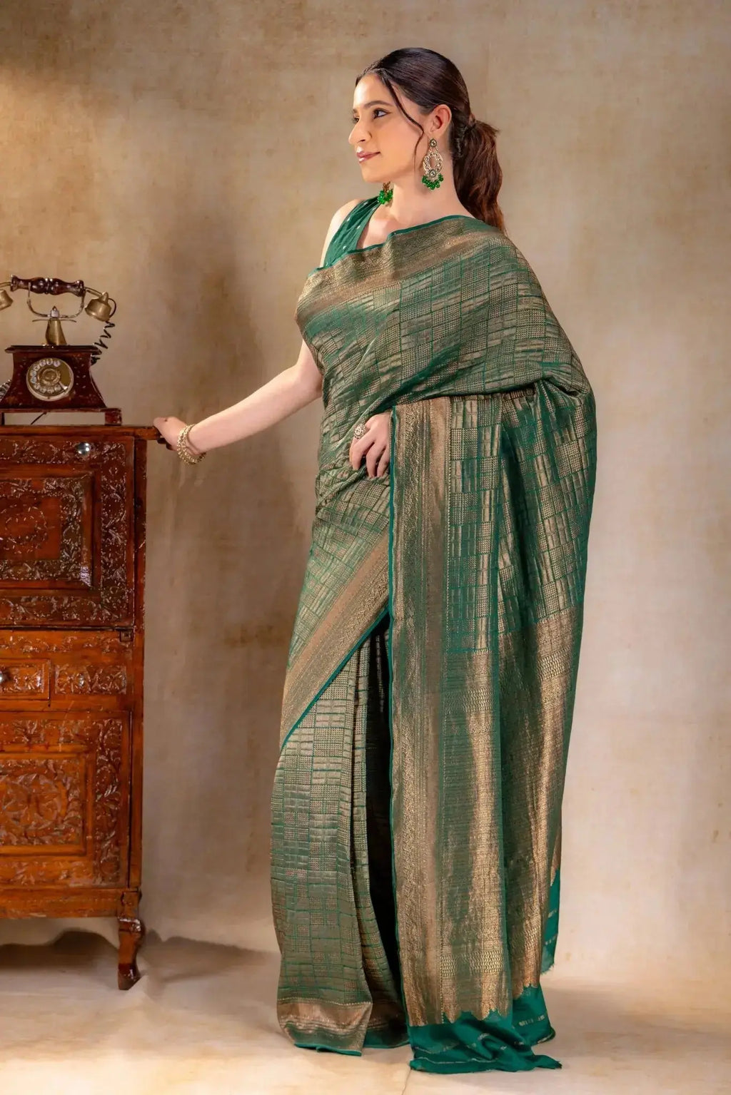 Forest Green Crepe Silk Saree Vat Dyed with Zari Checkered Weave that-saree-shop.myshopify.com
