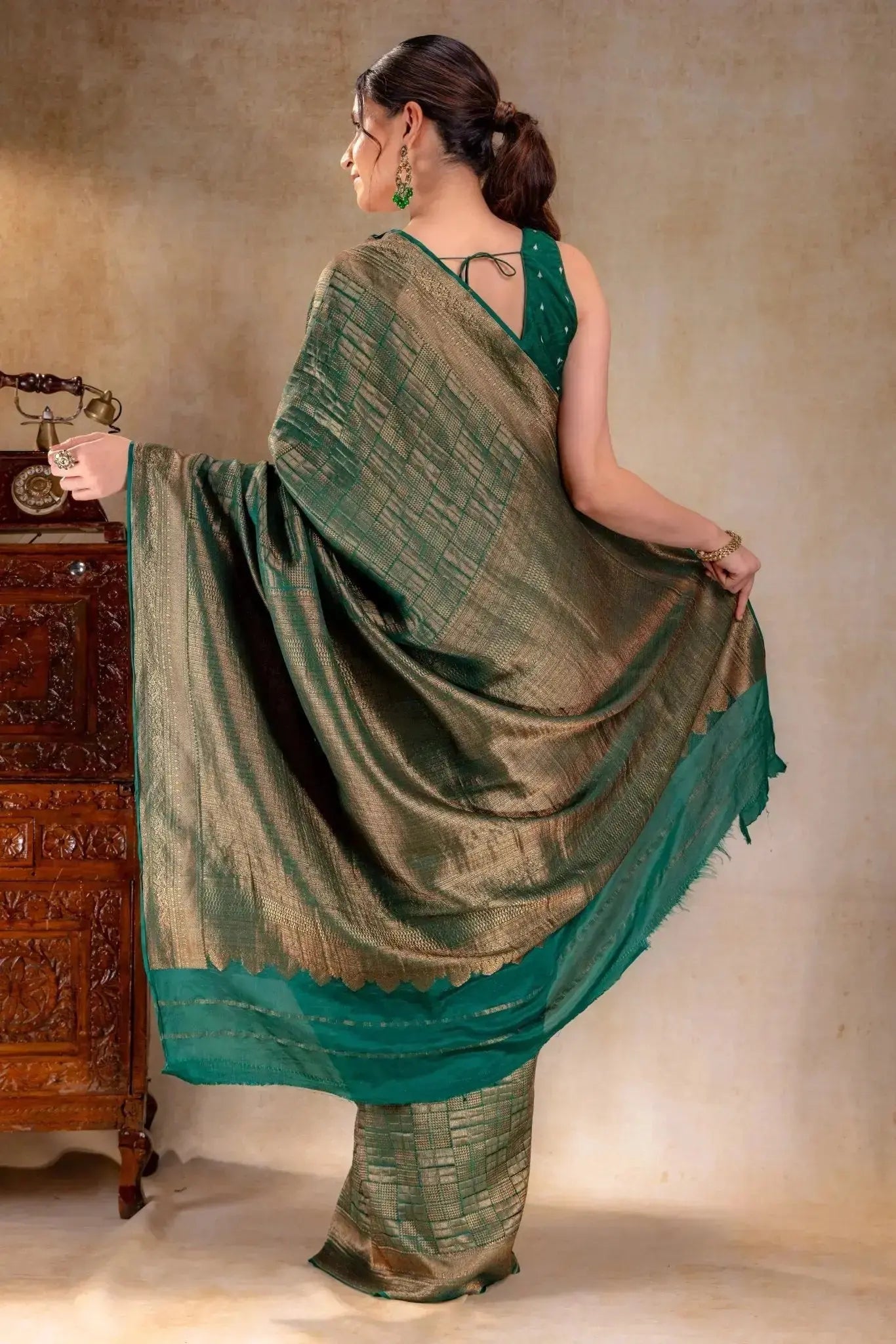 Forest Green Crepe Silk Saree Vat Dyed with Zari Checkered Weave that-saree-shop.myshopify.com