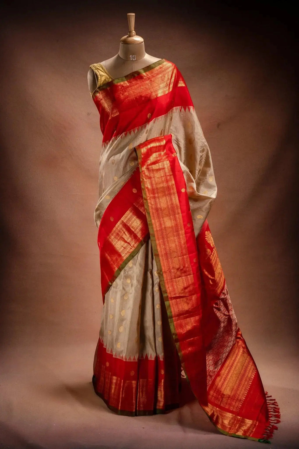 Gadwal Silk Cream with Red Border Saree that-saree-shop.myshopify.com