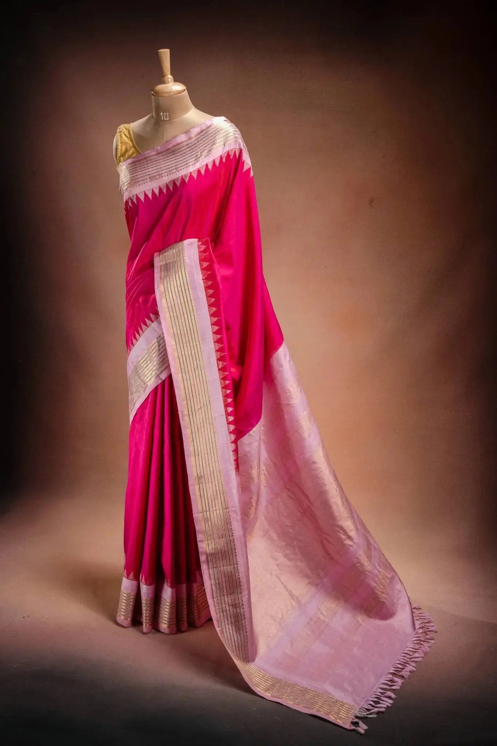Gadwal Silk Pink with Light Pink Border Saree that-saree-shop.myshopify.com