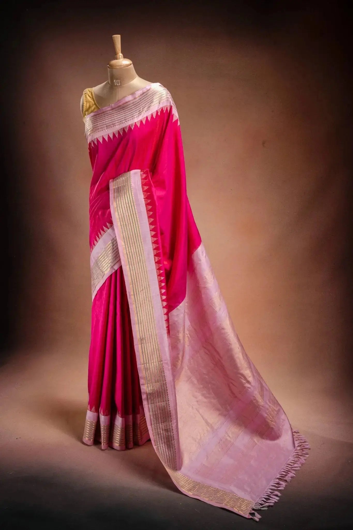 Gadwal Silk Pink with Light Pink Border Saree that-saree-shop.myshopify.com