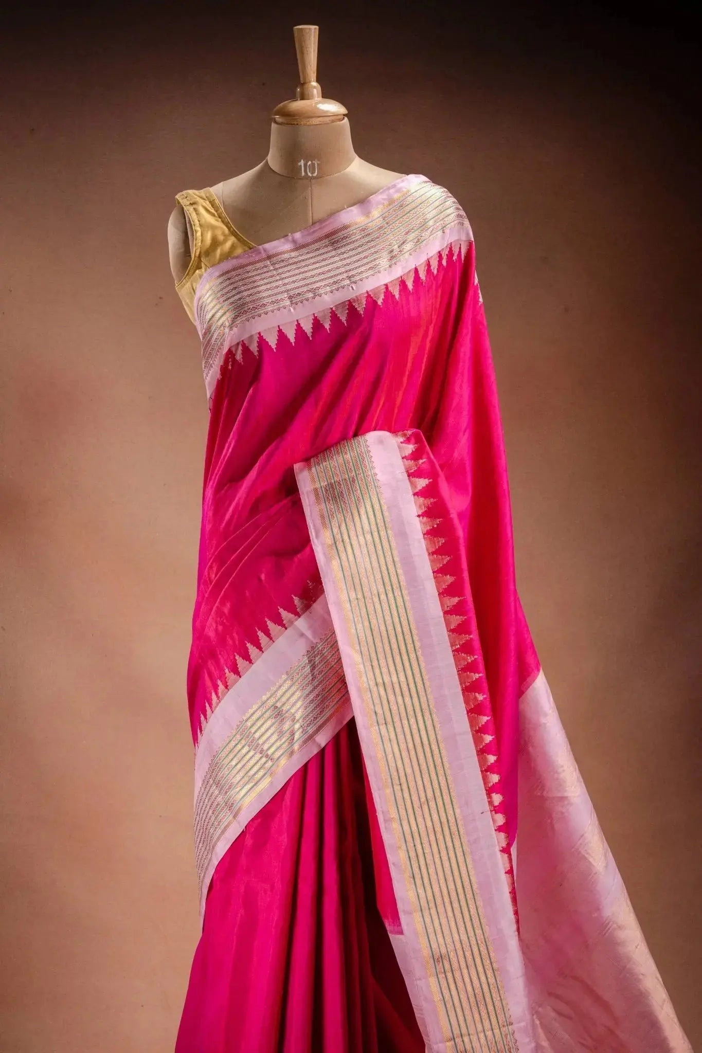 Gadwal Silk Pink with Light Pink Border Saree that-saree-shop.myshopify.com