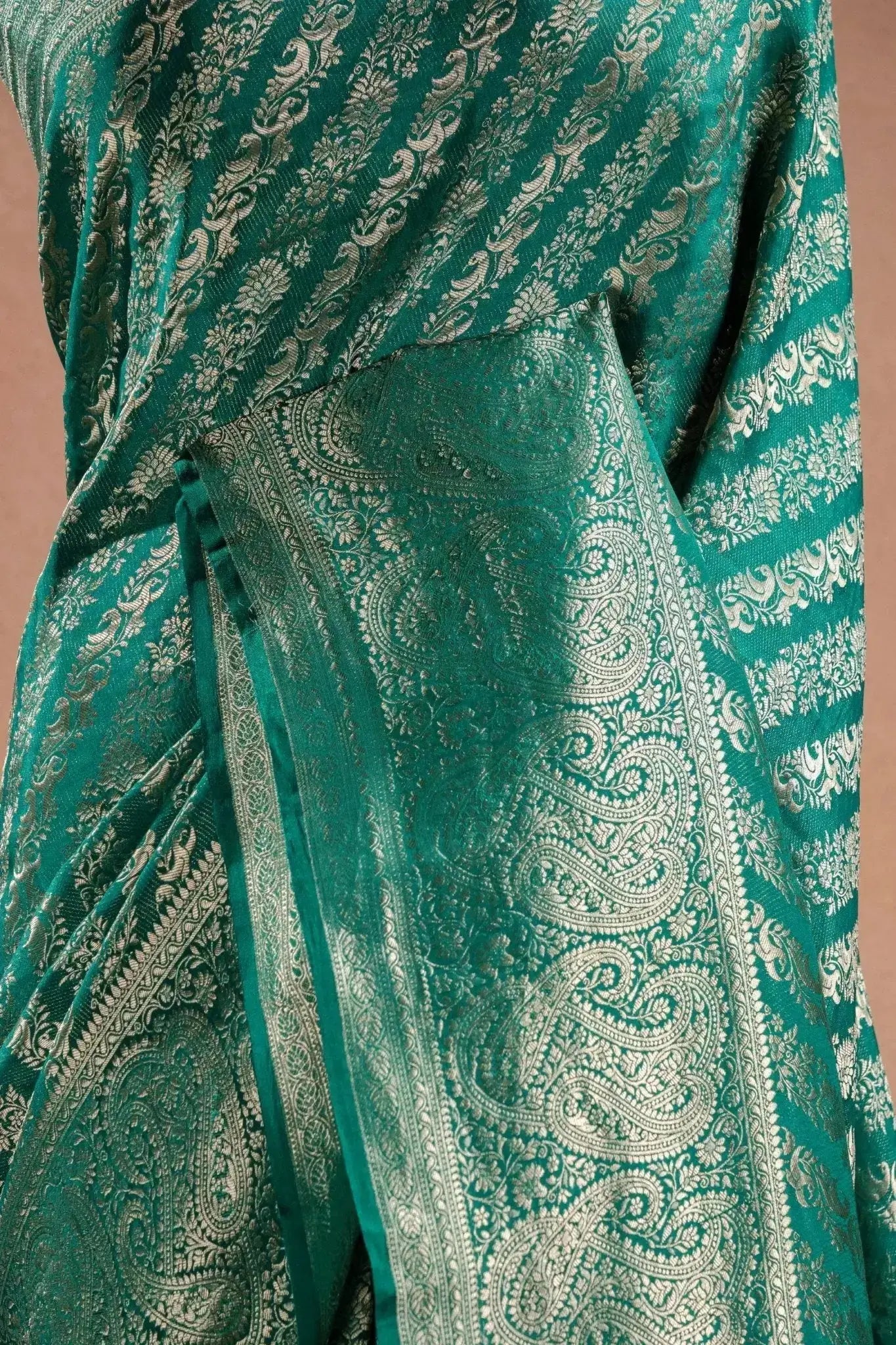 Green Banarasi Silk Saree with Paisley Zari Weaving that-saree-shop.myshopify.com