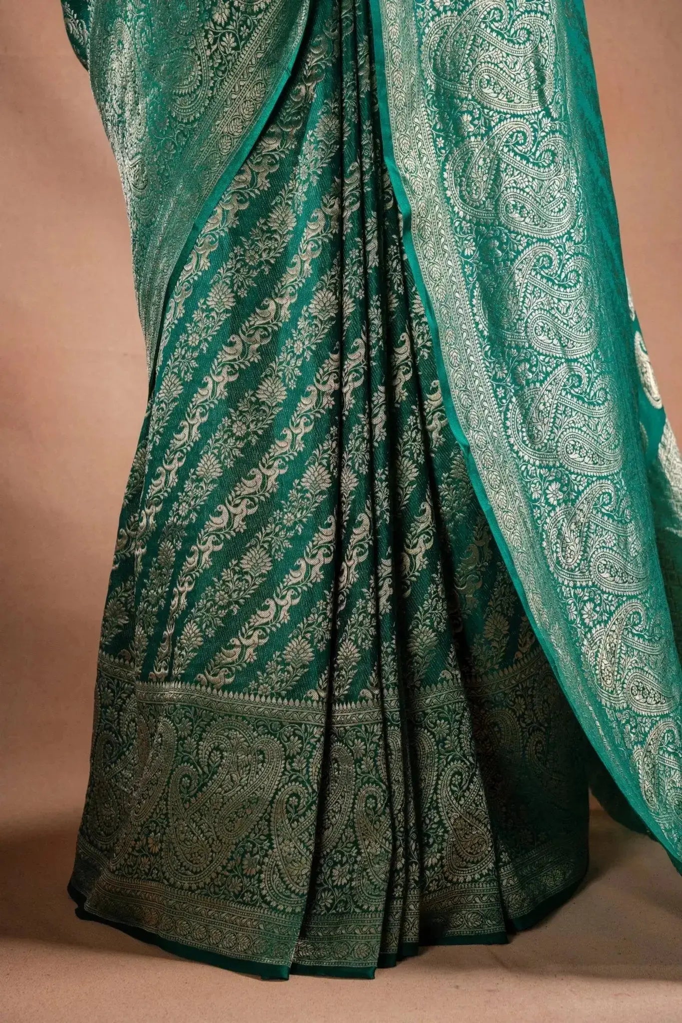 Green Banarasi Silk Saree with Paisley Zari Weaving that-saree-shop.myshopify.com