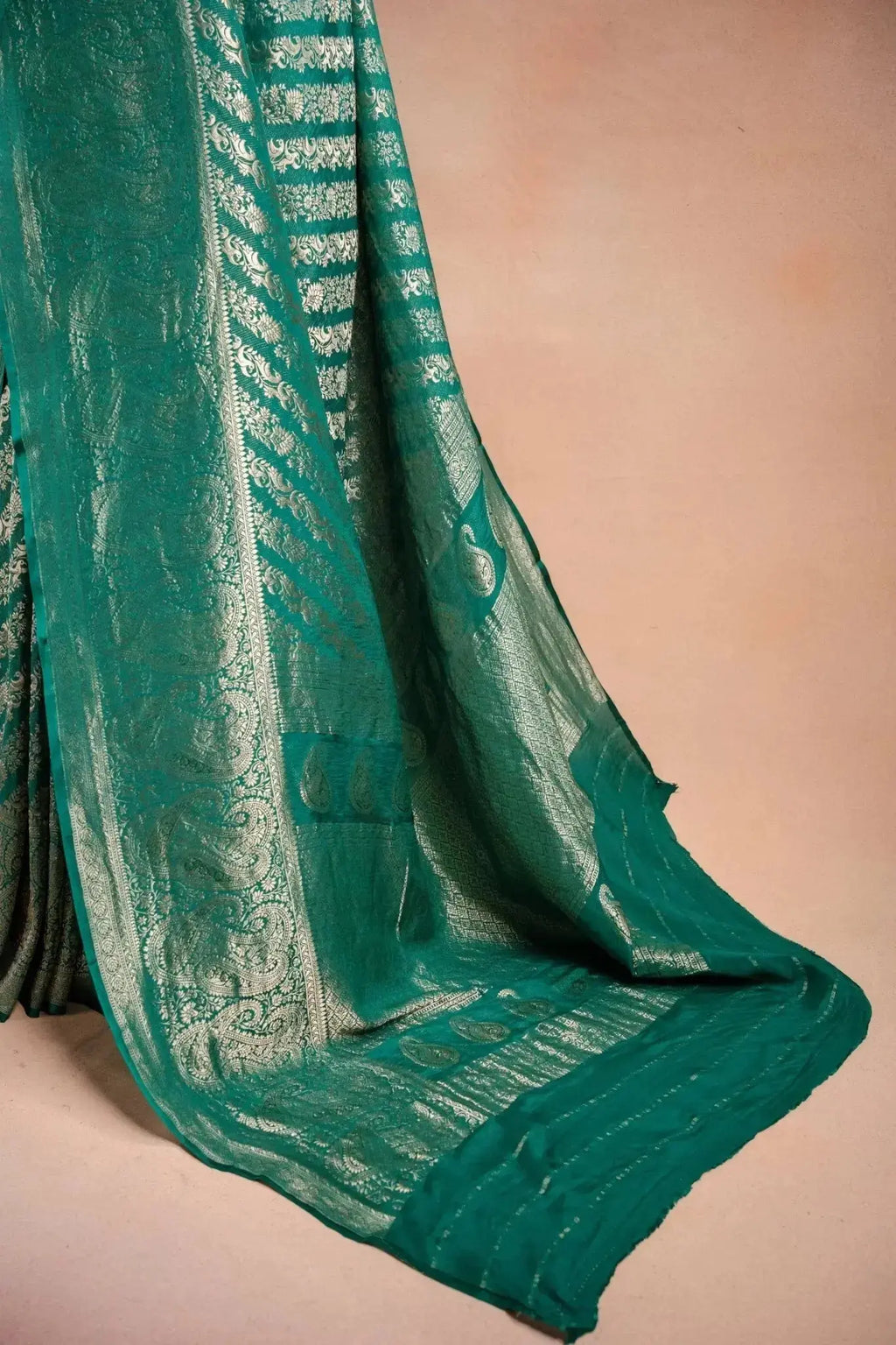 Green Banarasi Silk Saree with Paisley Zari Weaving that-saree-shop.myshopify.com