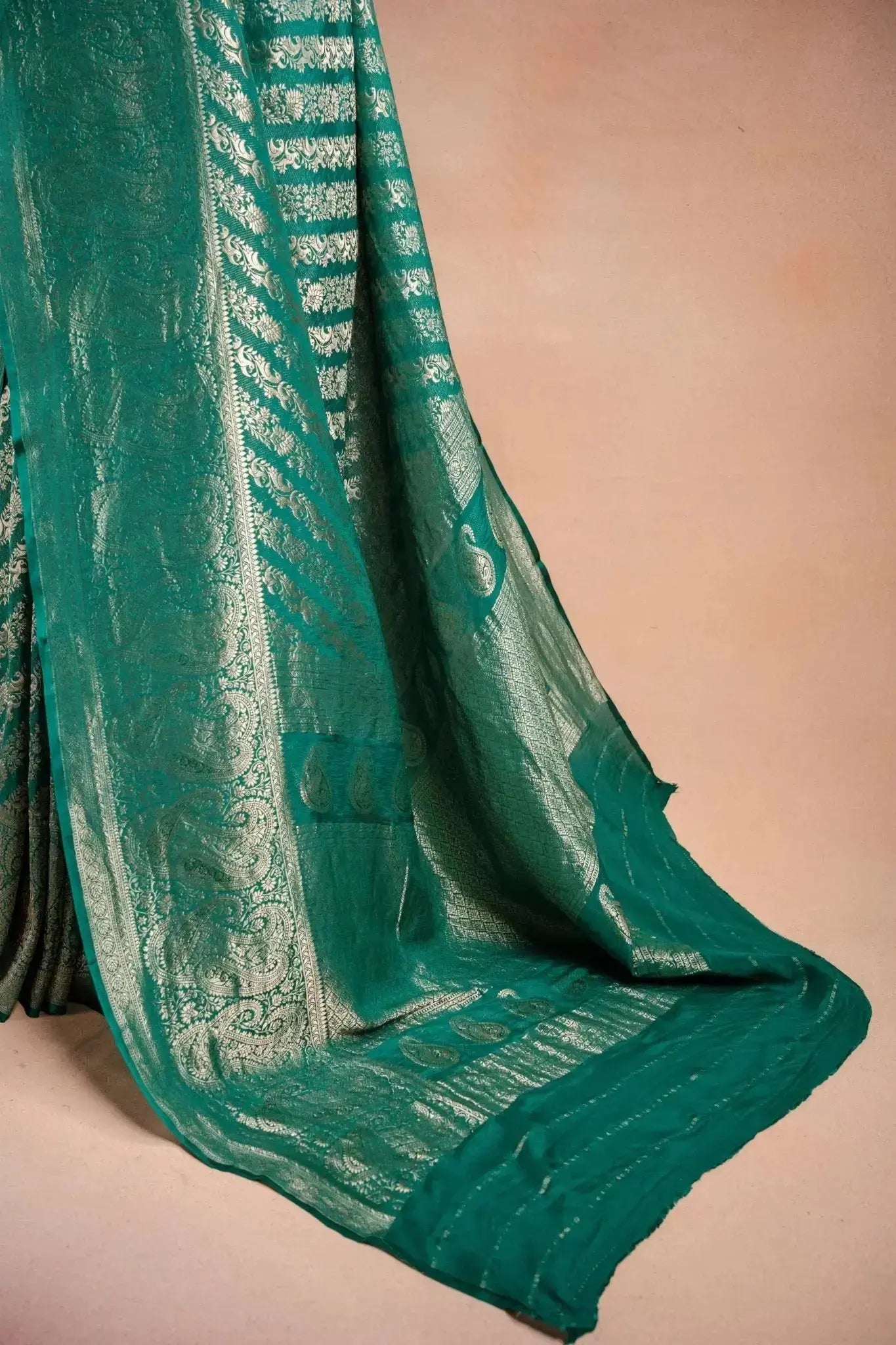 Green Banarasi Silk Saree with Paisley Zari Weaving that-saree-shop.myshopify.com