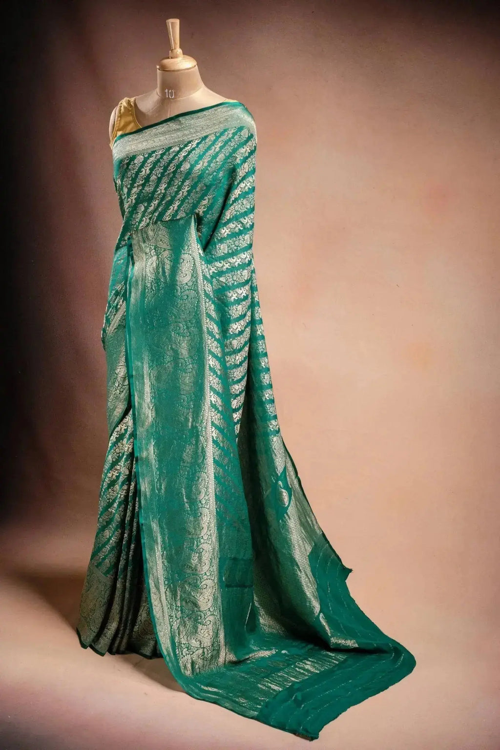 Green Banarasi Silk Saree with Paisley Zari Weaving that-saree-shop.myshopify.com