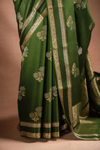 Green Crepe Silk Saree with Double Mispick Zari Roses that-saree-shop.myshopify.com