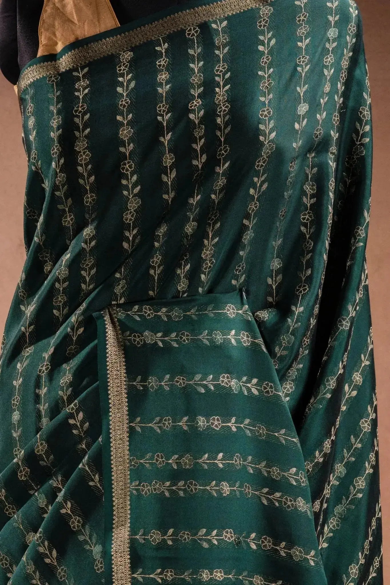 Green Crepe Silk Saree with Floral Zari Stripes that-saree-shop.myshopify.com