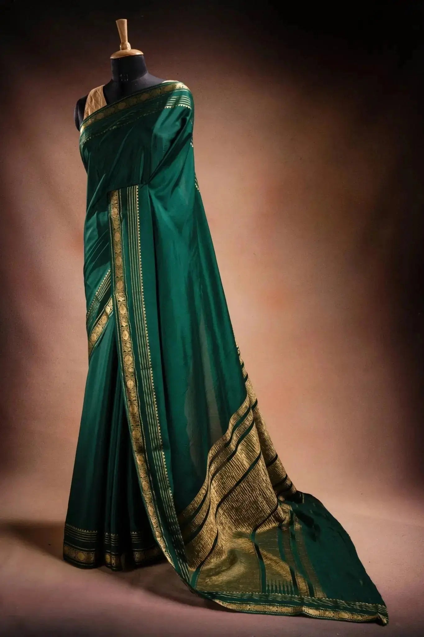 Green Crepe Silk Saree with Rich Pallu that-saree-shop.myshopify.com