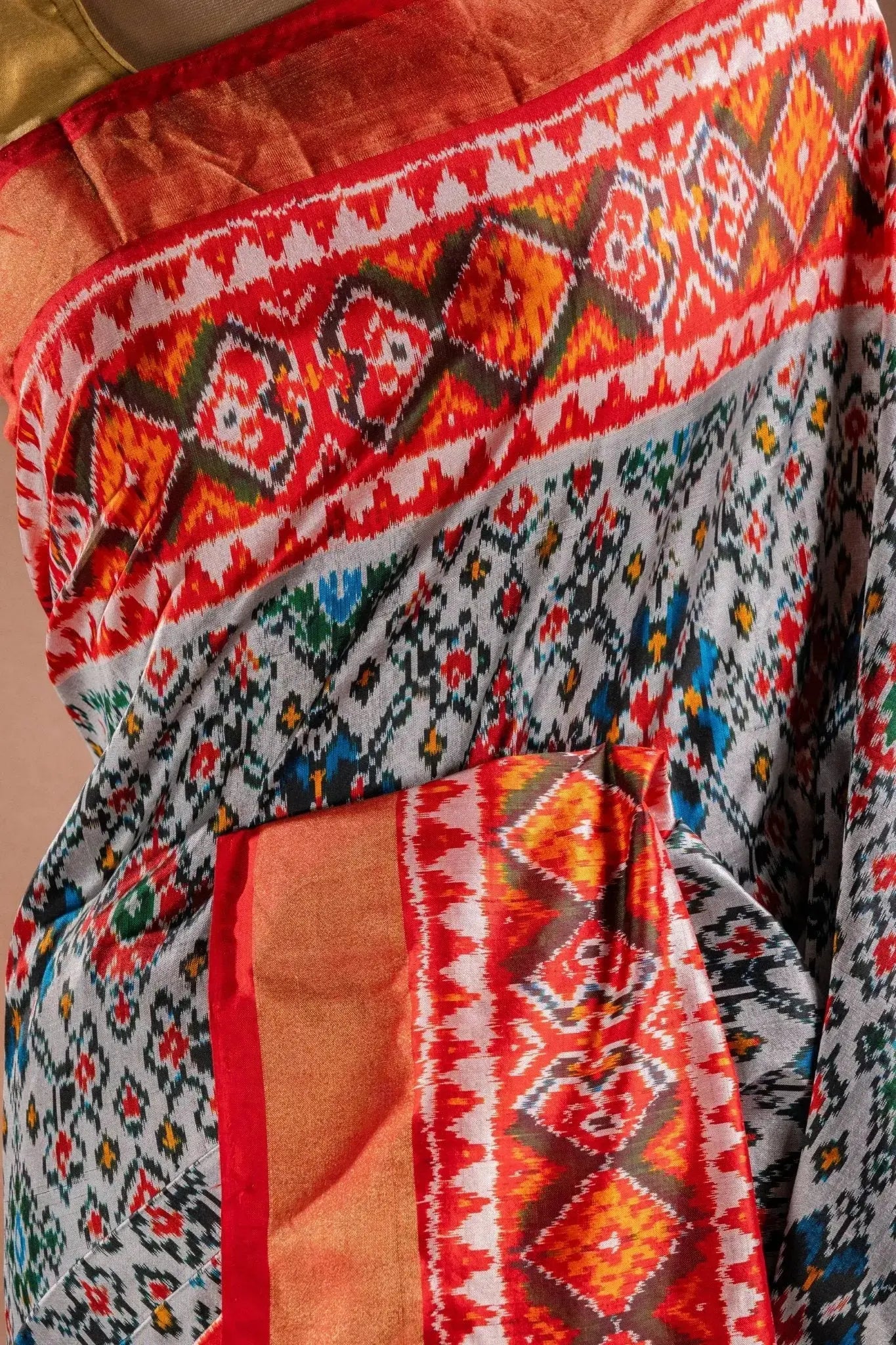 Grey Pochampally Saree with Red Border that-saree-shop.myshopify.com