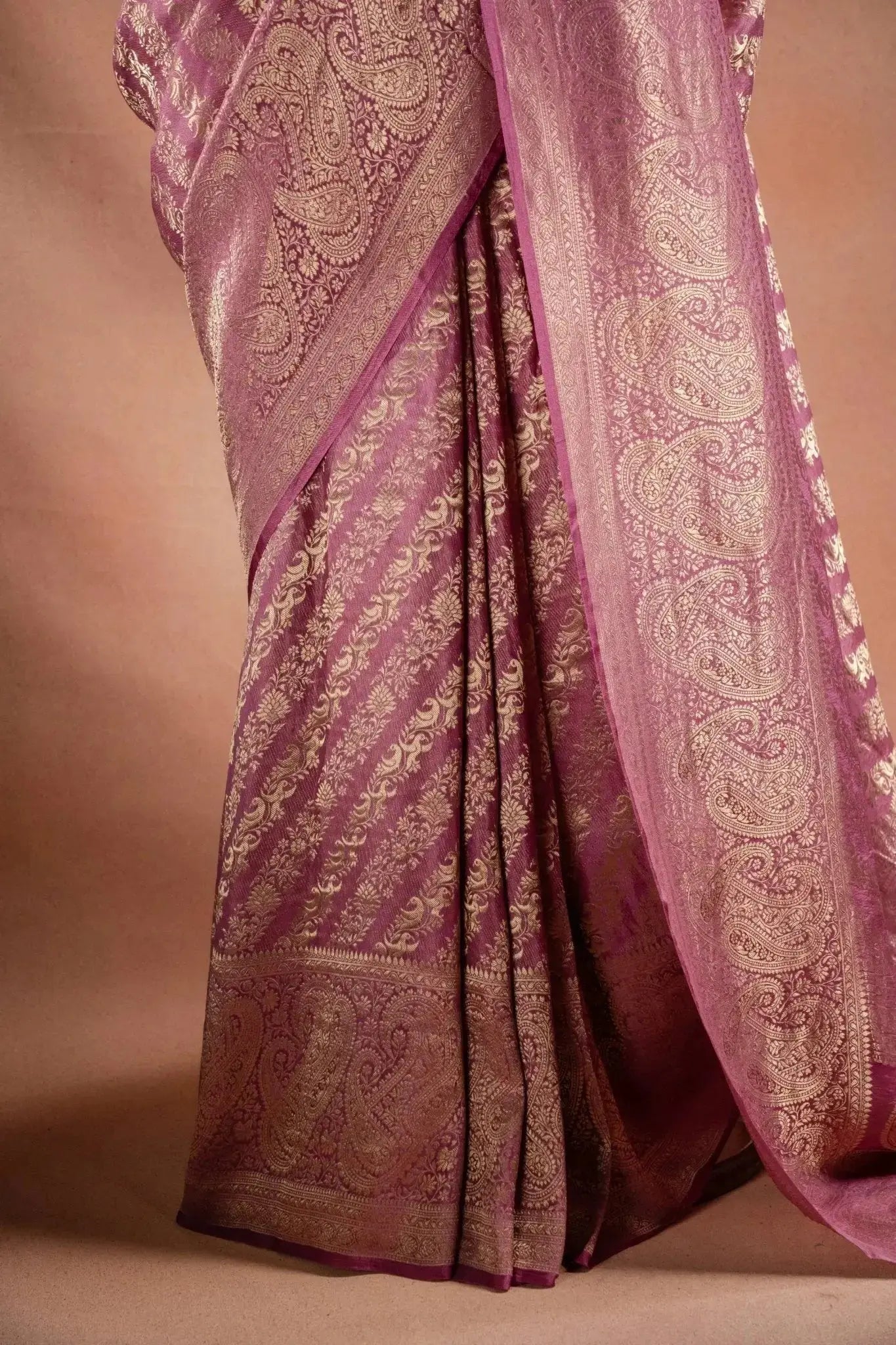 Lavender Crepe Silk Saree with Paisley Zari Weaving that-saree-shop.myshopify.com