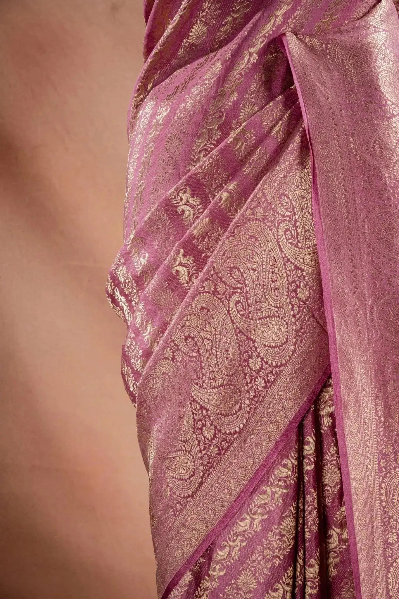 Lavender Crepe Silk Saree with Paisley Zari Weaving that-saree-shop.myshopify.com
