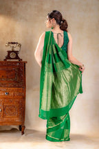 Leaf Green Crepe Silk Saree with Dual Zari Floral Boxes and Satin Border that-saree-shop.myshopify.com