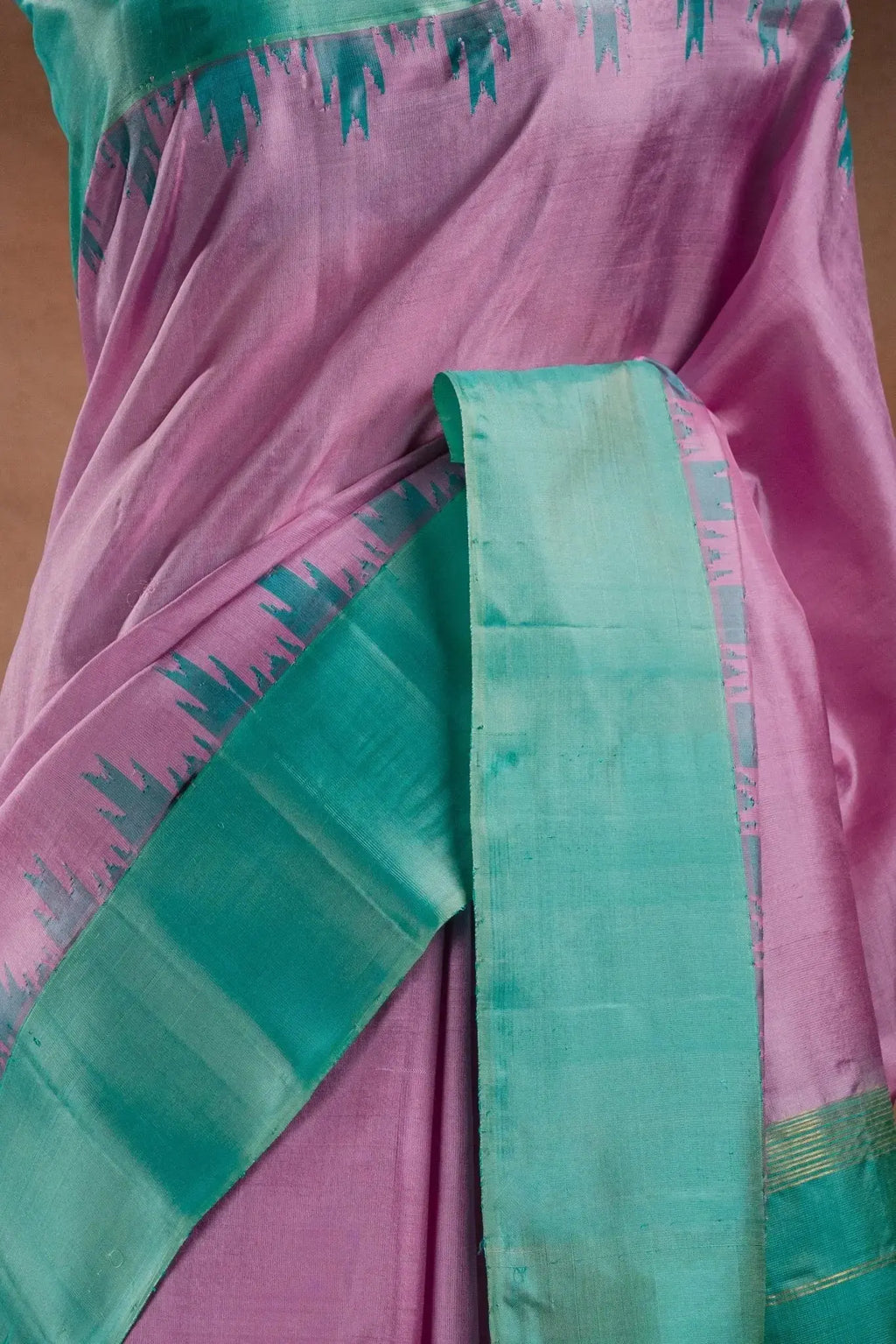 Light onion and Teal Gadwal Silk Saree with Contrast Border that-saree-shop.myshopify.com
