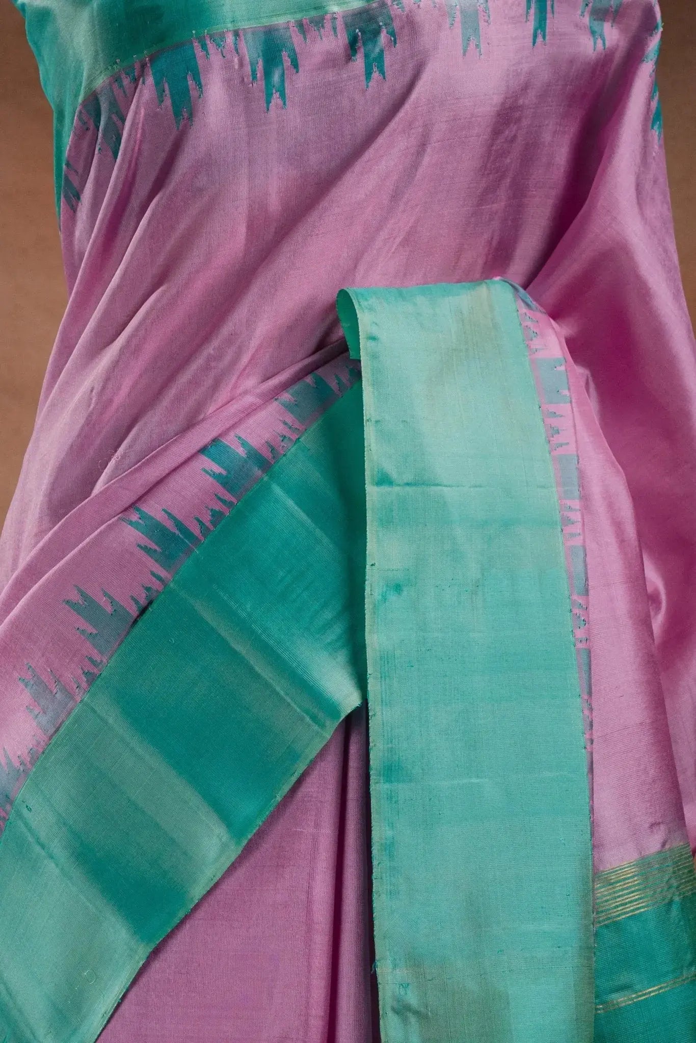 Light onion and Teal Gadwal Silk Saree with Contrast Border that-saree-shop.myshopify.com