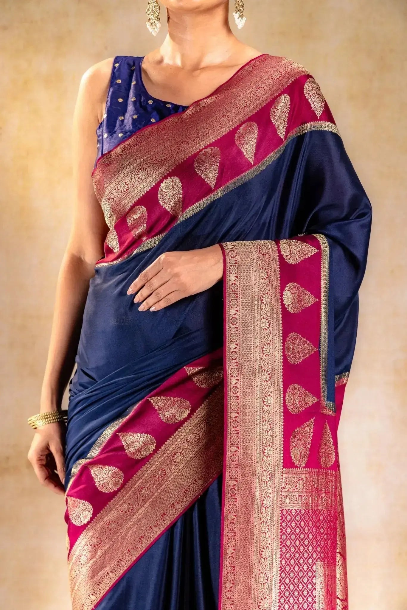 Navy Blue Crepe Saree with Maroon Zari Pallu and Border that-saree-shop.myshopify.com