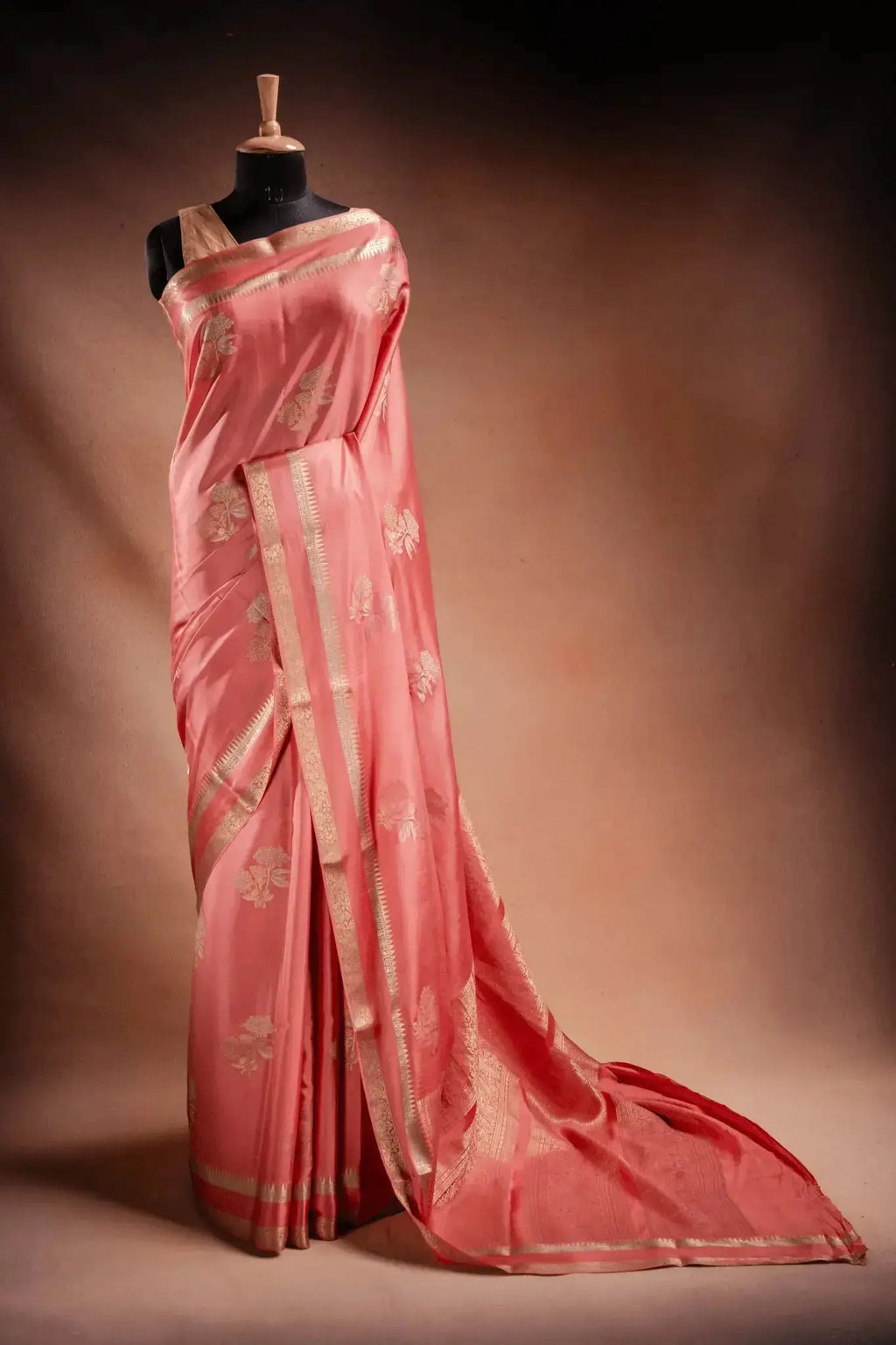 Peach Crepe Silk Saree with Double Mispick Zari Roses that-saree-shop.myshopify.com