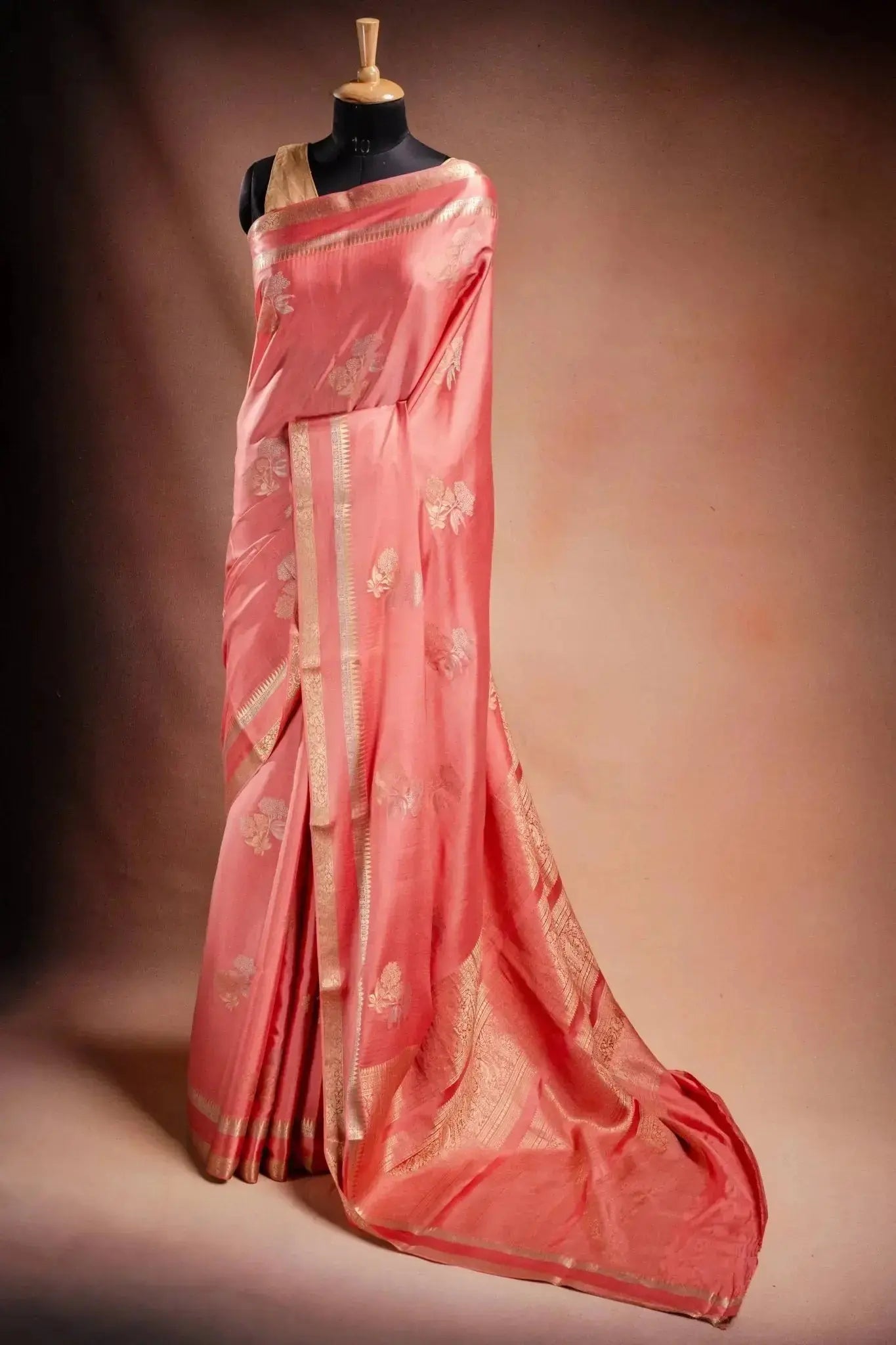 Peach Crepe Silk Saree with Double Mispick Zari Roses that-saree-shop.myshopify.com