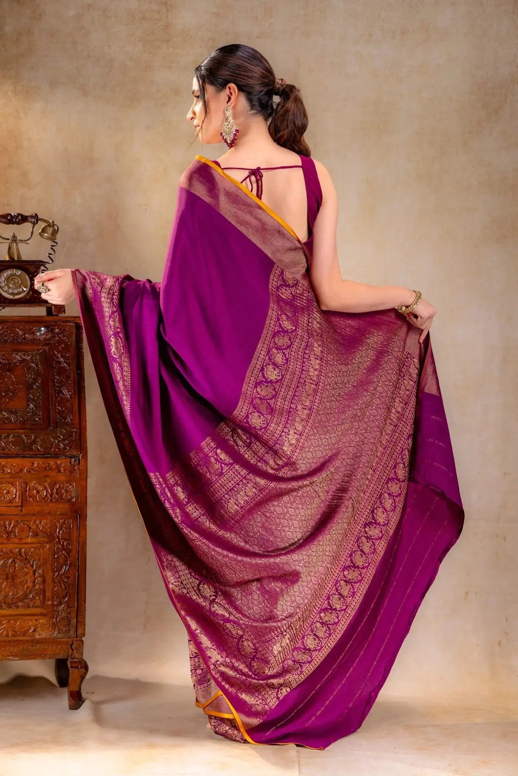 Plum Purple Crepe Silk Saree with Antique Zari Elephant Border that-saree-shop.myshopify.com