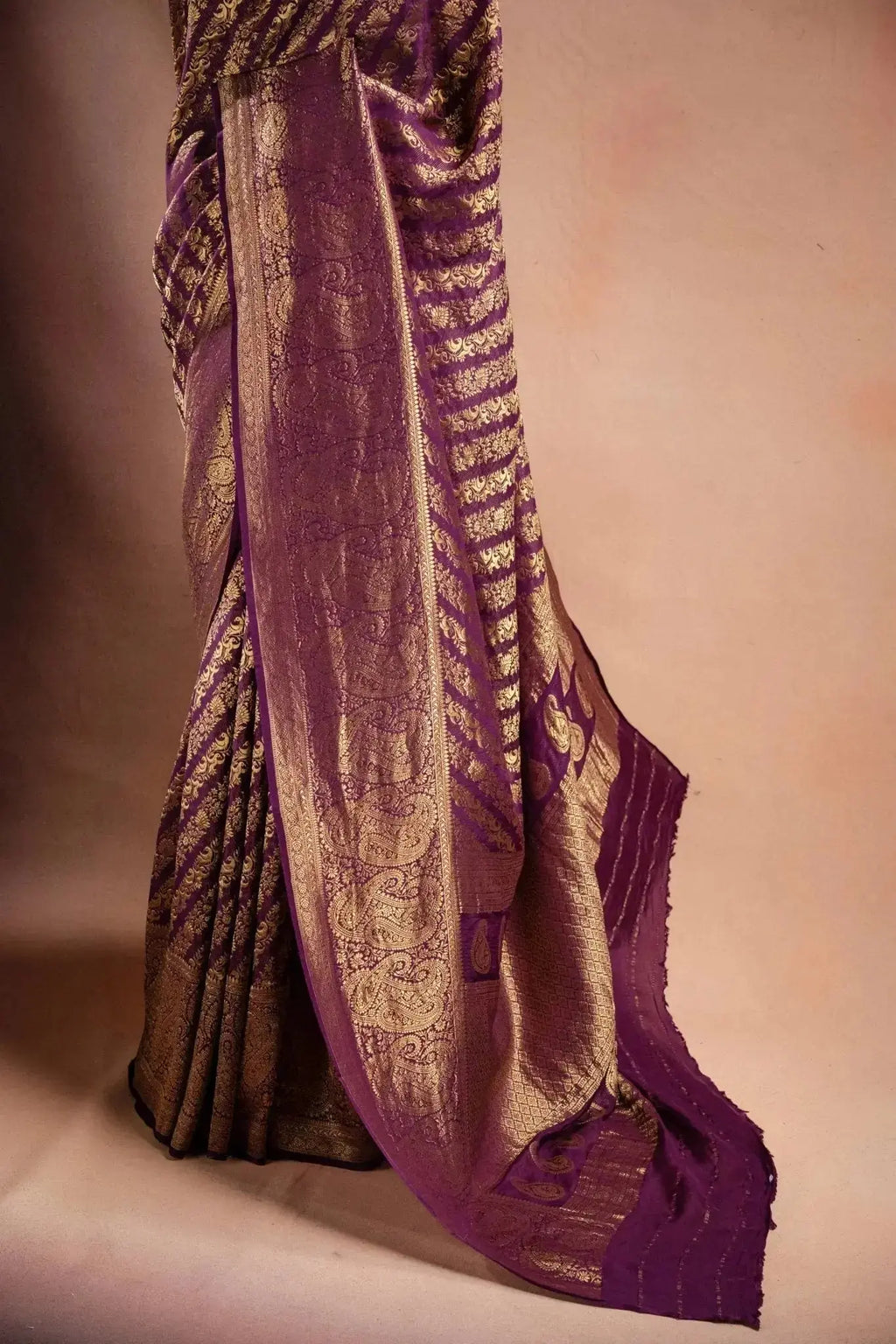 Purple Banarasi Silk Saree with Paisley Zari Weaving that-saree-shop.myshopify.com
