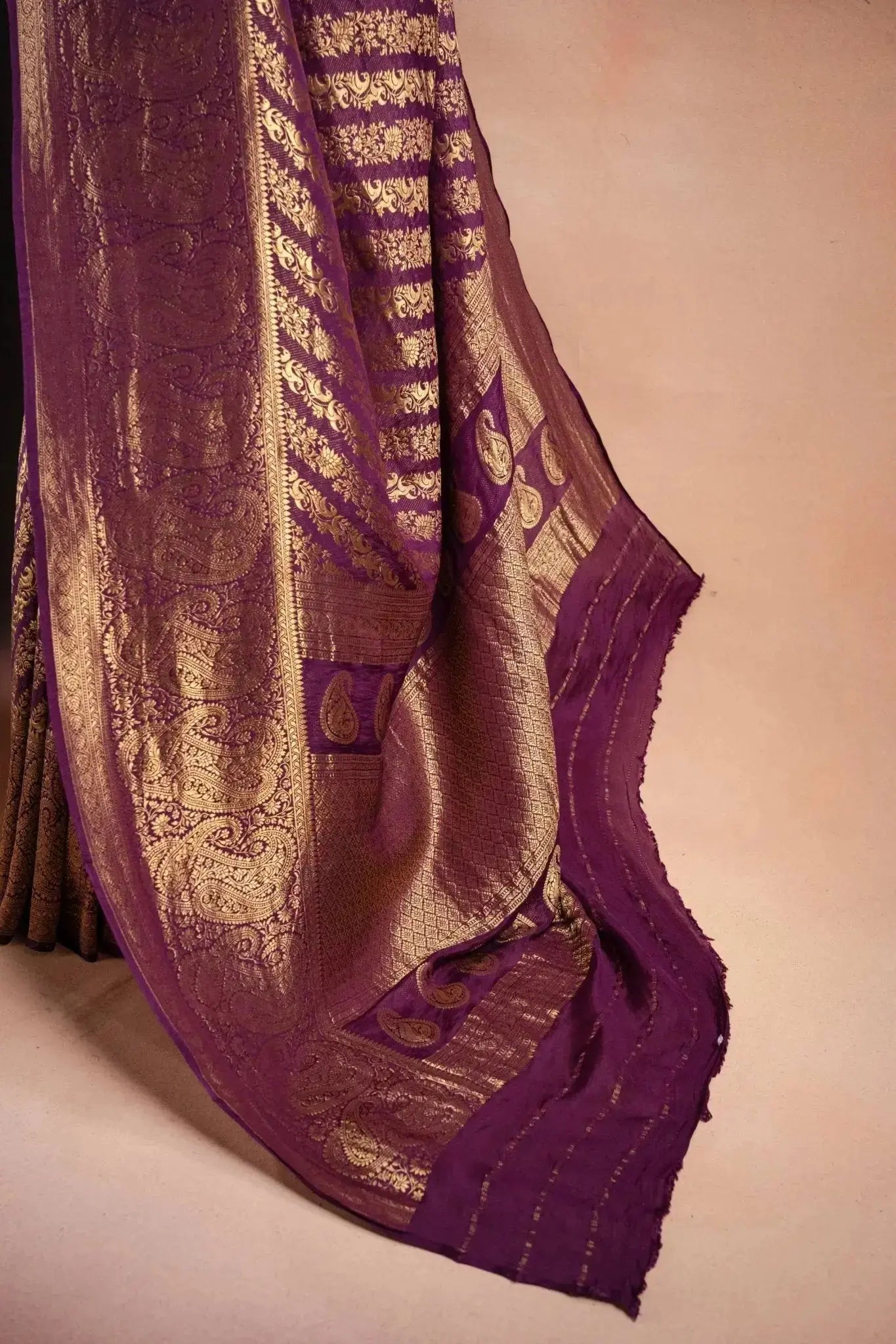Purple Banarasi Silk Saree with Paisley Zari Weaving that-saree-shop.myshopify.com