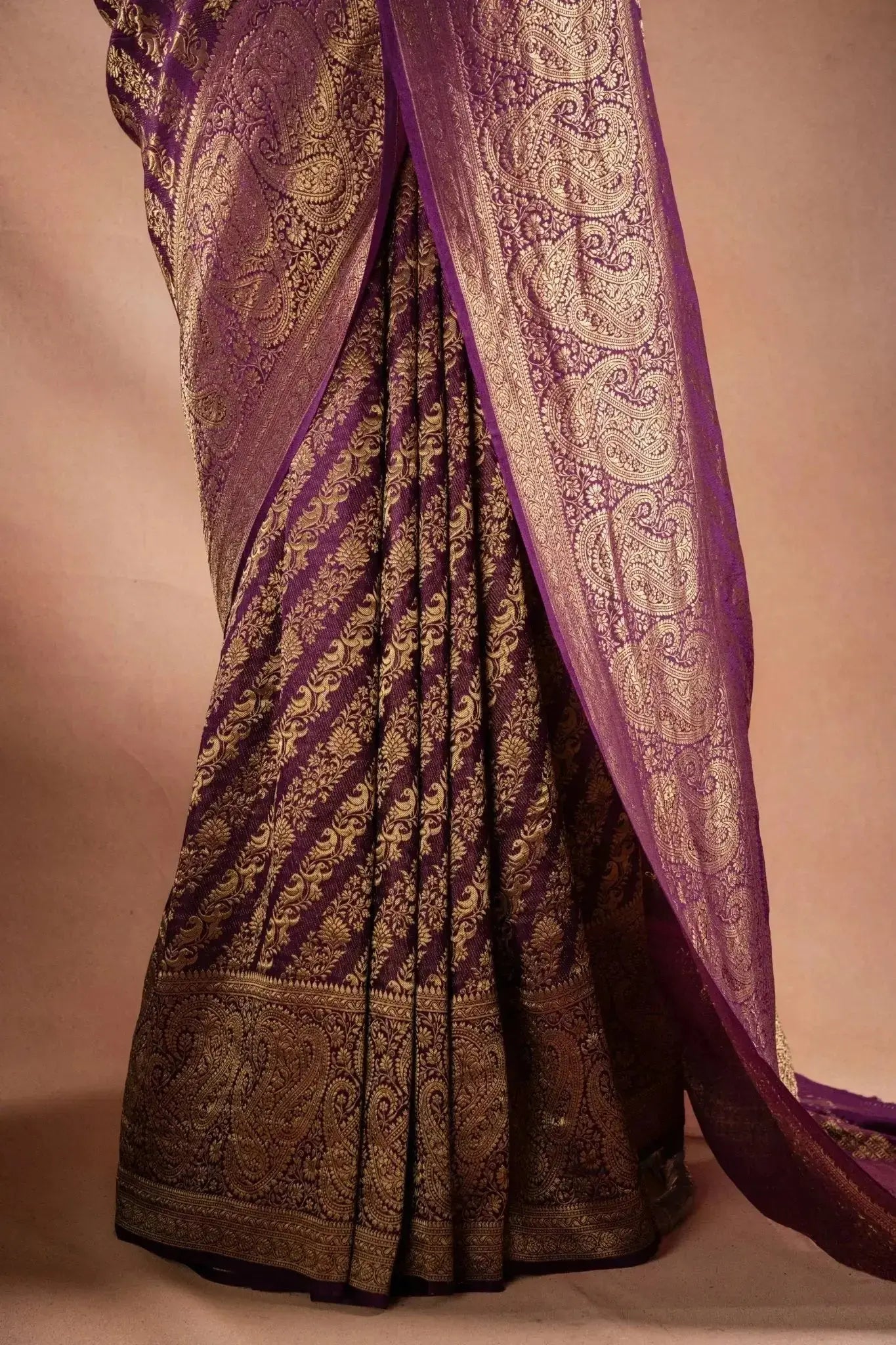Purple Banarasi Silk Saree with Paisley Zari Weaving that-saree-shop.myshopify.com