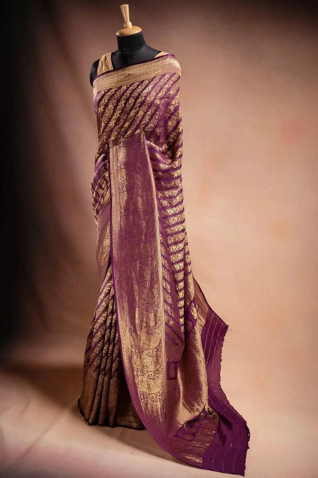 Purple Banarasi Silk Saree with Paisley Zari Weaving that-saree-shop.myshopify.com