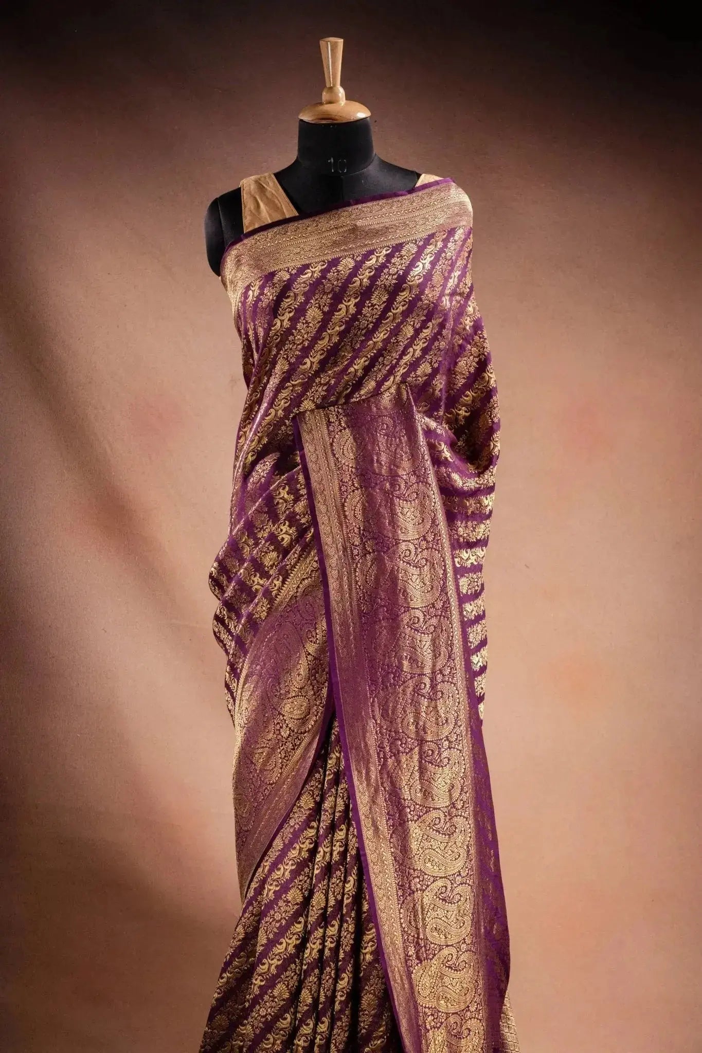 Purple Banarasi Silk Saree with Paisley Zari Weaving that-saree-shop.myshopify.com