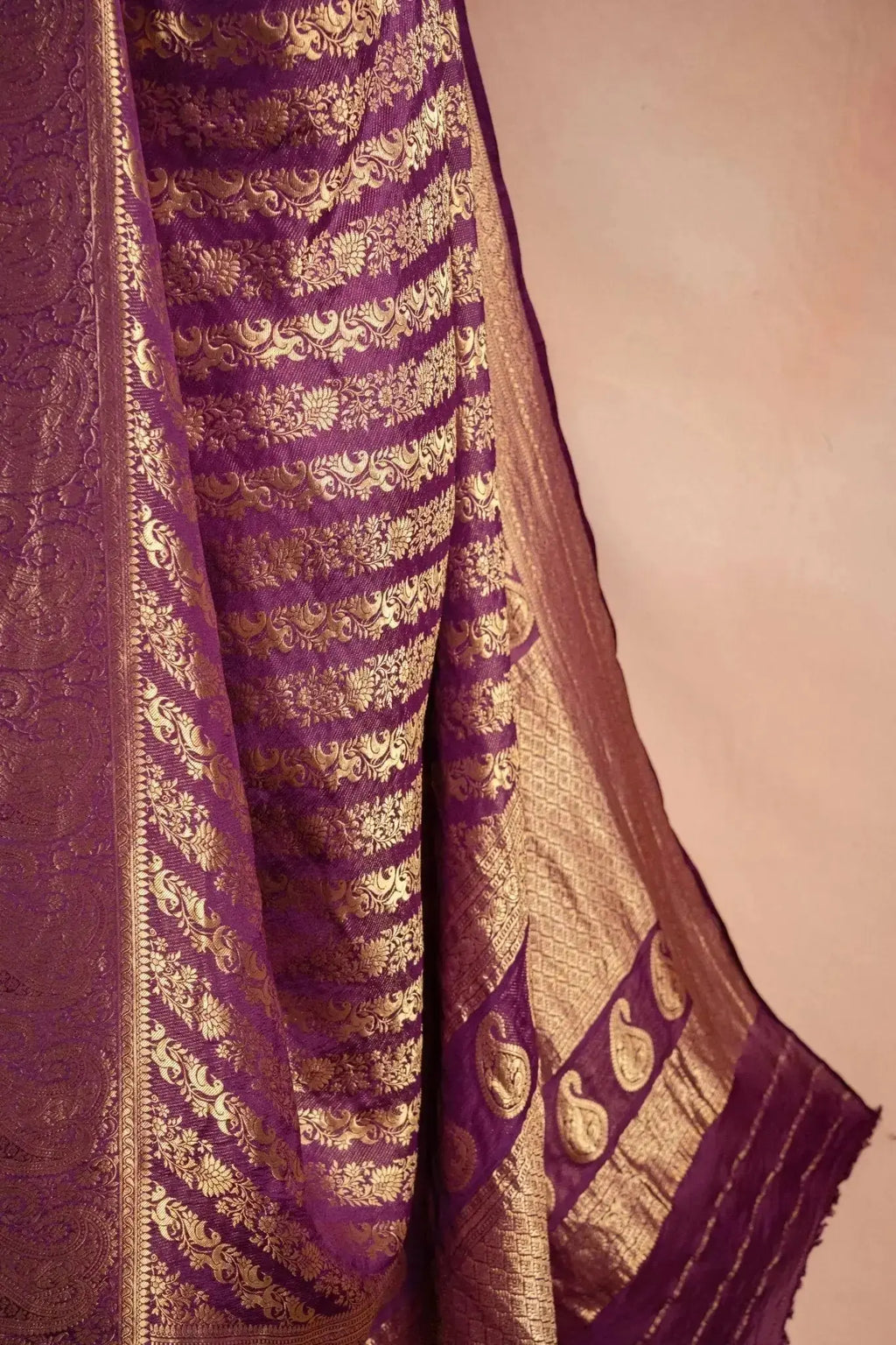 Purple Banarasi Silk Saree with Paisley Zari Weaving that-saree-shop.myshopify.com
