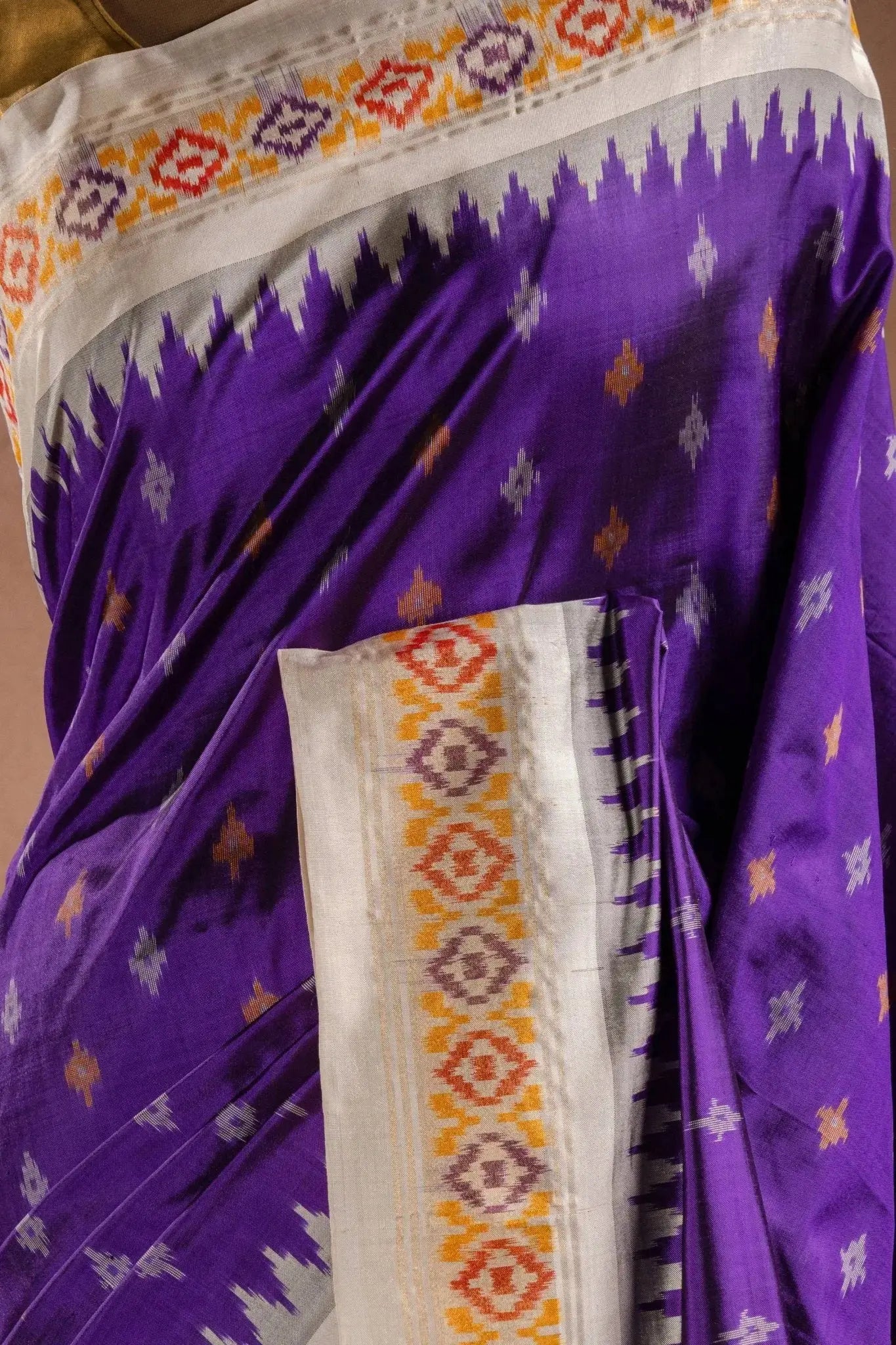 Purple Pochampally Saree with White Pallu that-saree-shop.myshopify.com