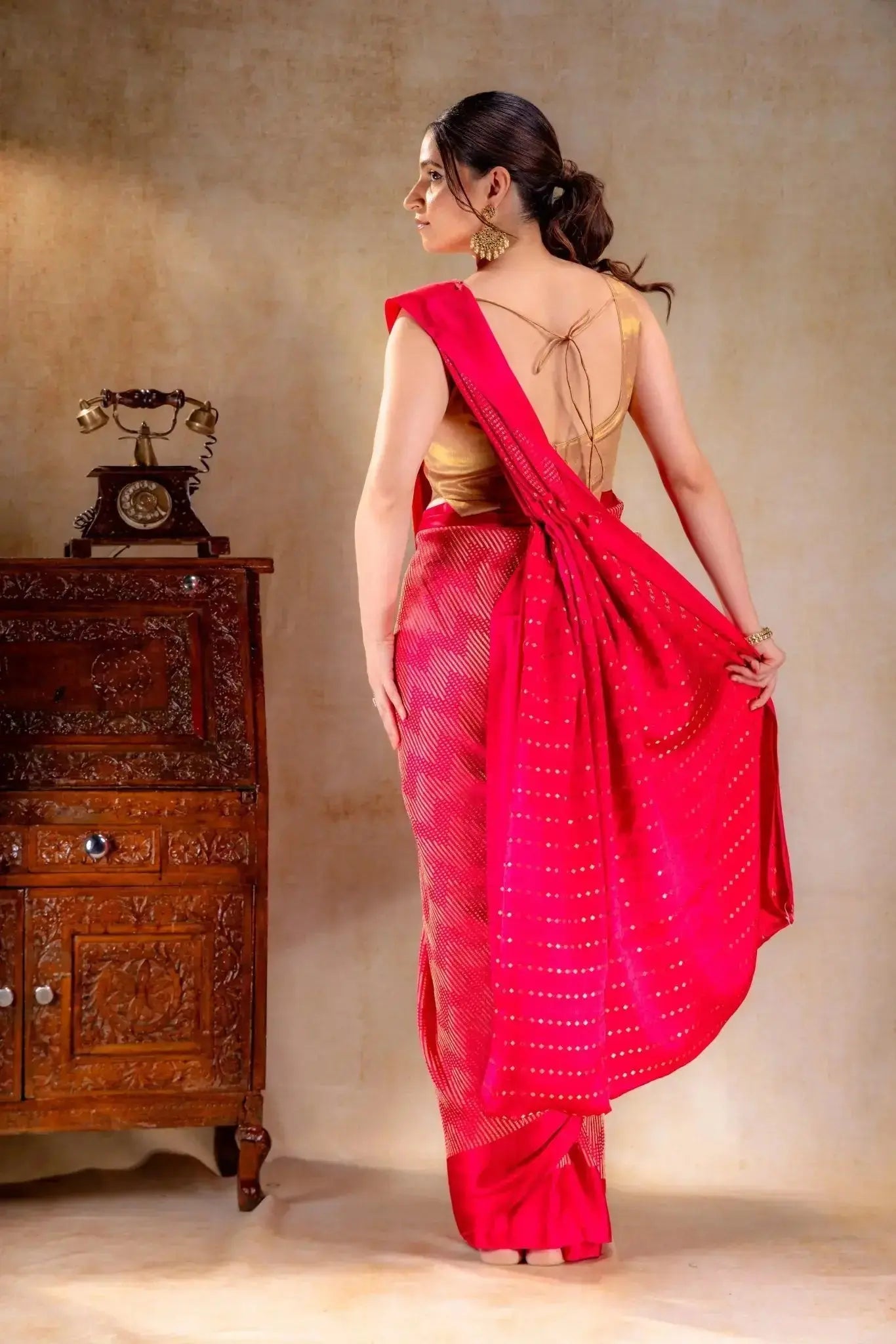 Rani Pink Crepe Silk Saree with Metallic ZigZag Weave and Satin Border that-saree-shop.myshopify.com