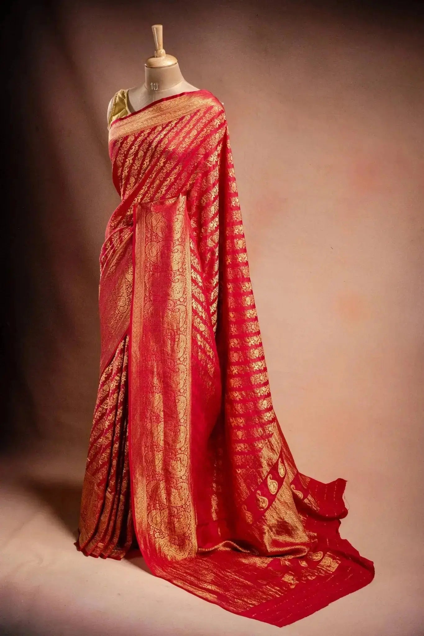 Rani Red Banarasi Silk Saree with Paisley Zari Weaving that-saree-shop.myshopify.com