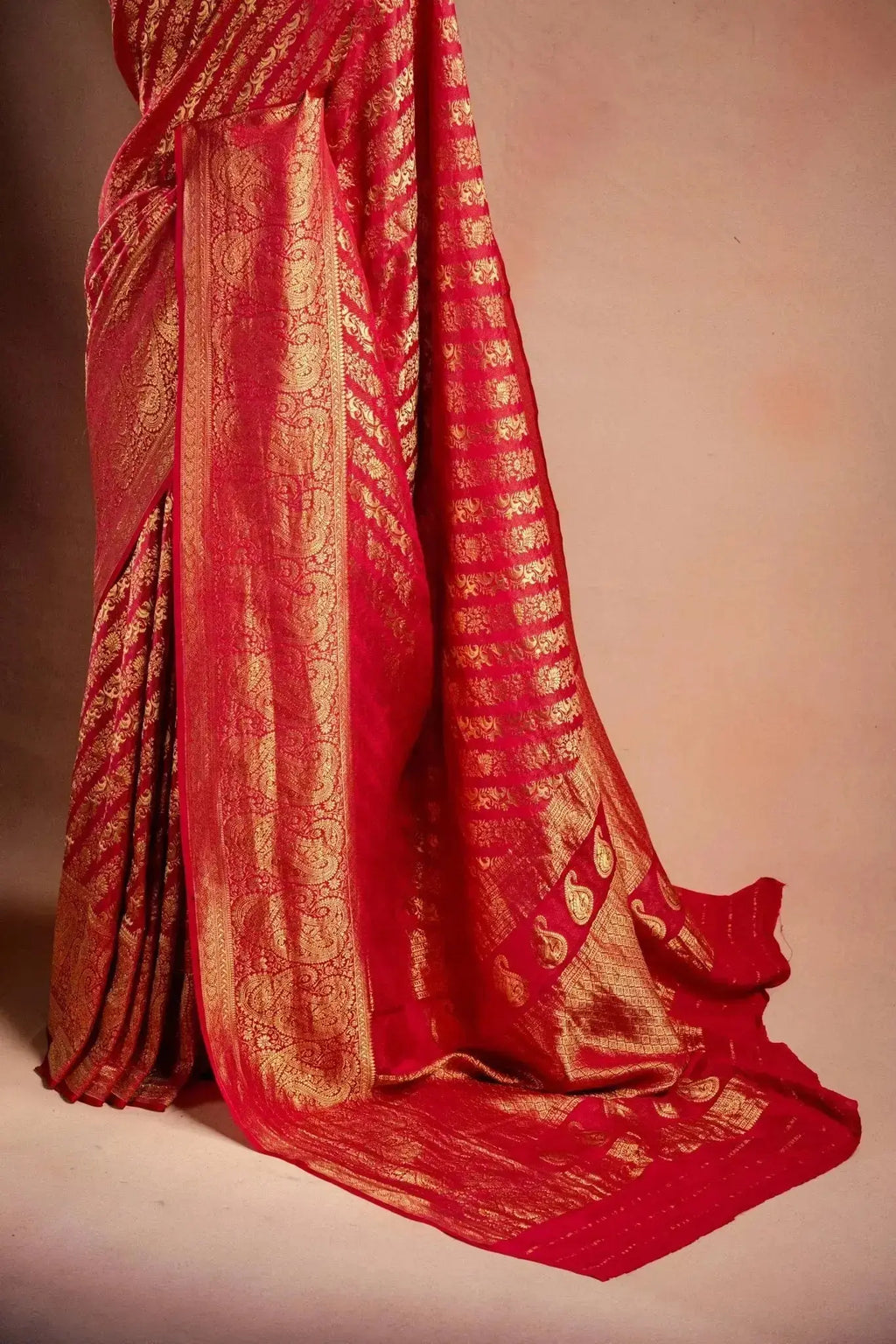 Rani Red Banarasi Silk Saree with Paisley Zari Weaving that-saree-shop.myshopify.com