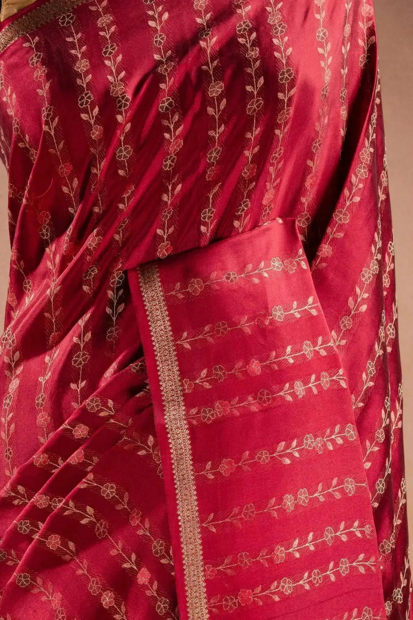 Red Banarasi Silk Saree with Floral Zari Weaving that-saree-shop.myshopify.com